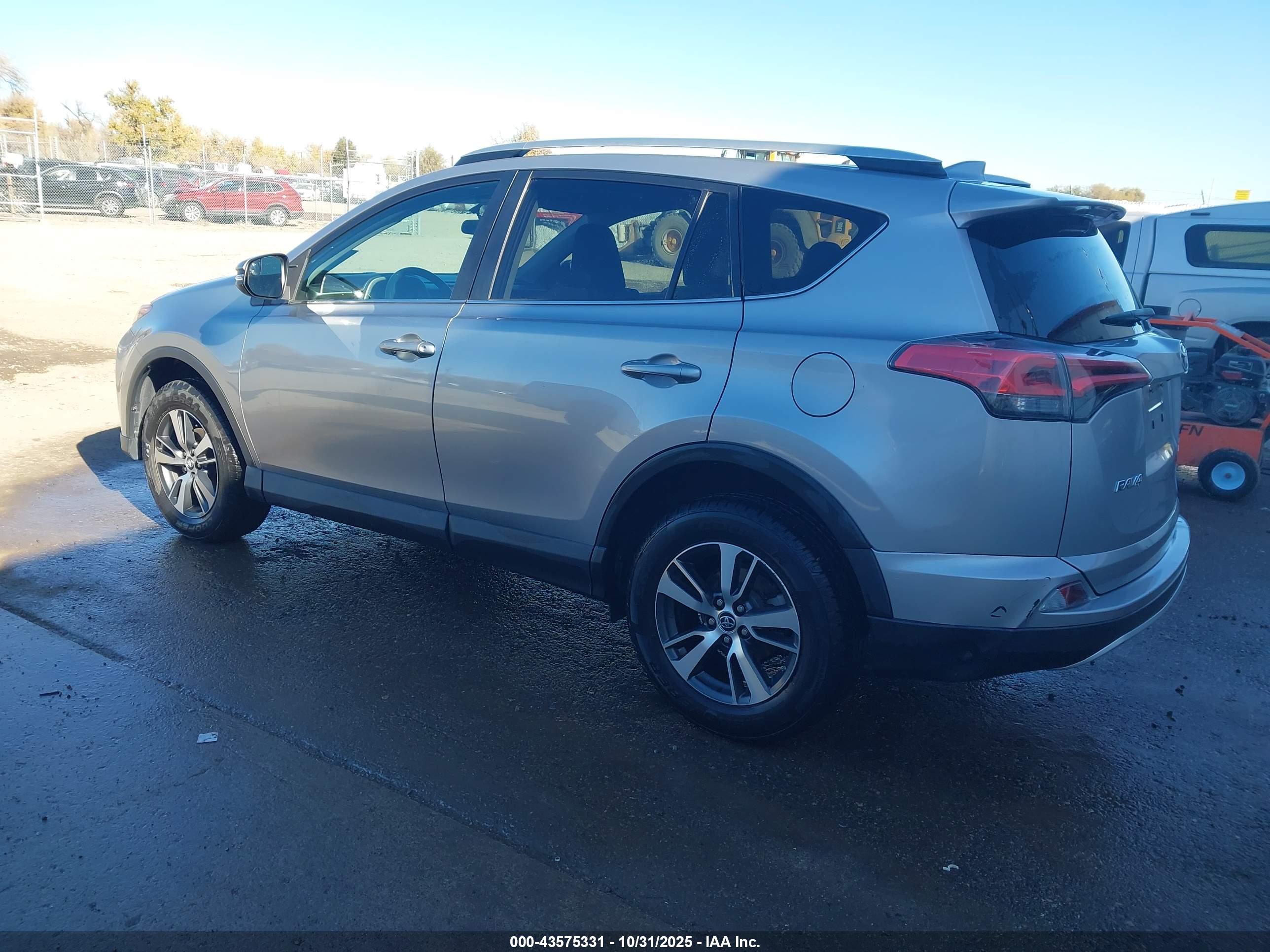 TOYOTA RAV4 image 3