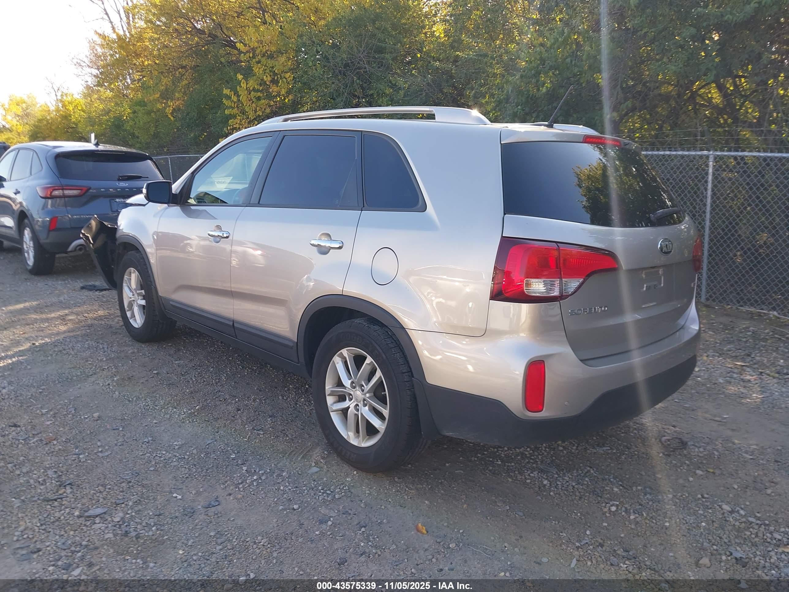 KIA SORENTO image 3