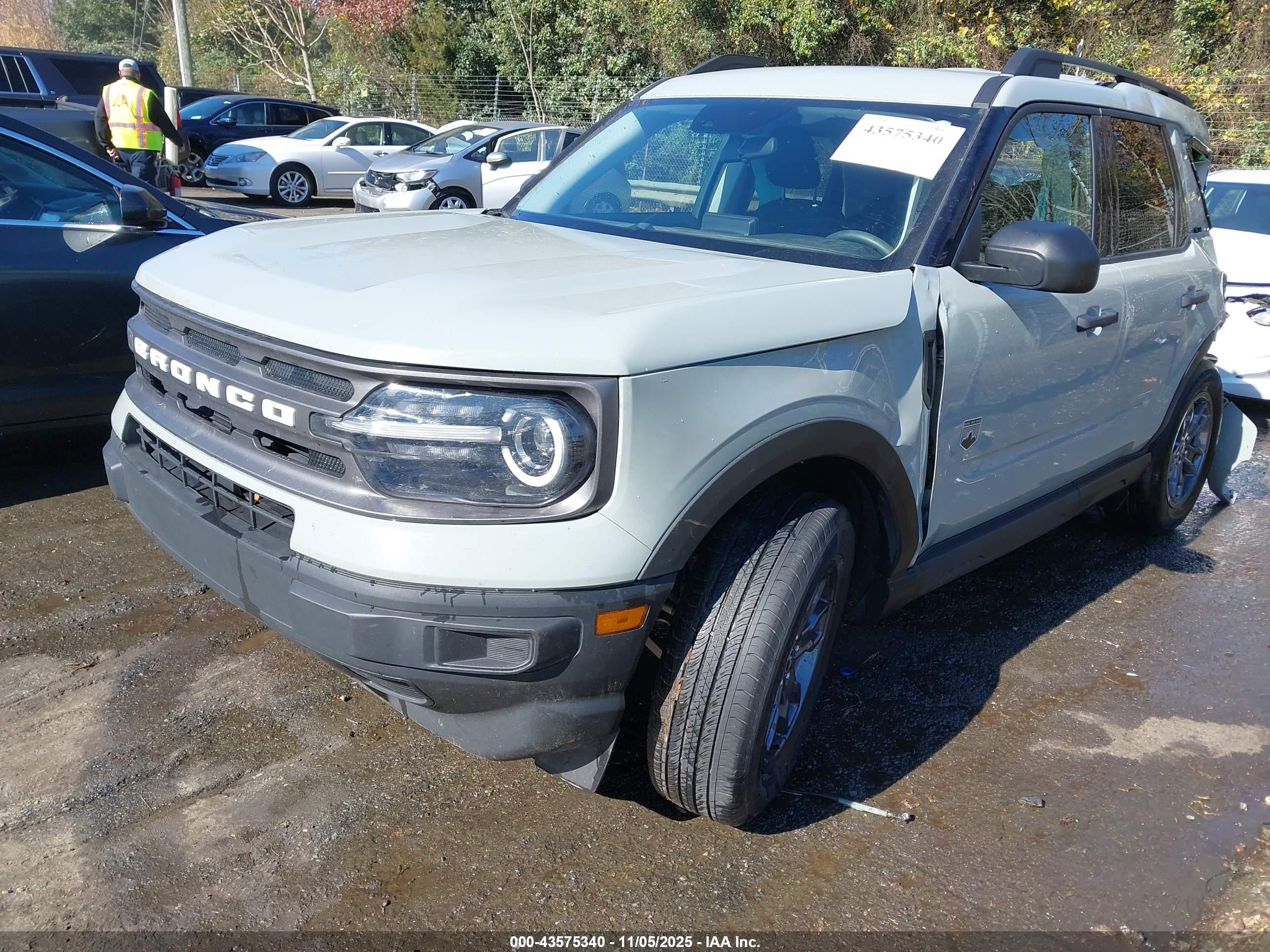 FORD BRONCO image 2