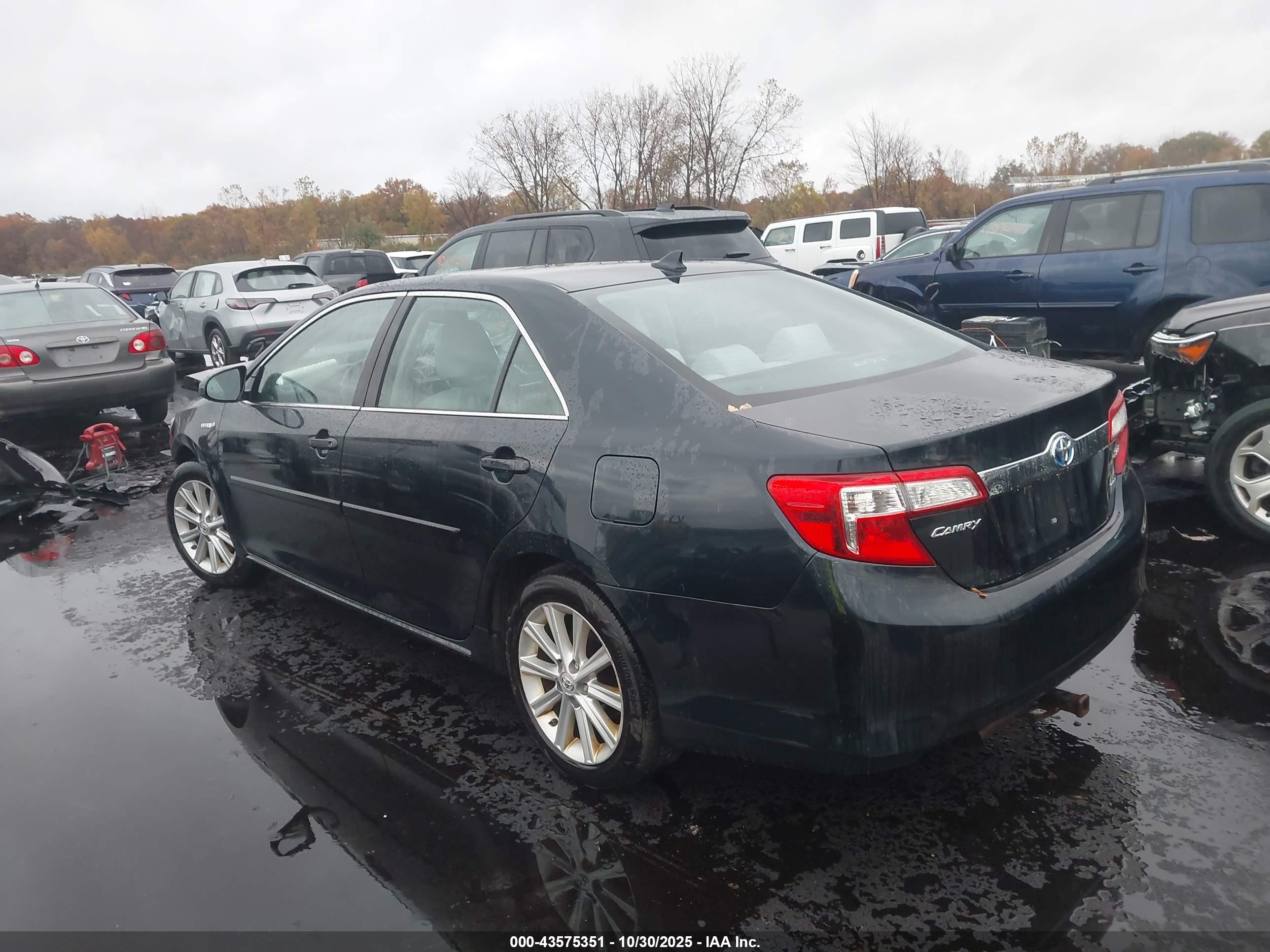 TOYOTA CAMRY image 3