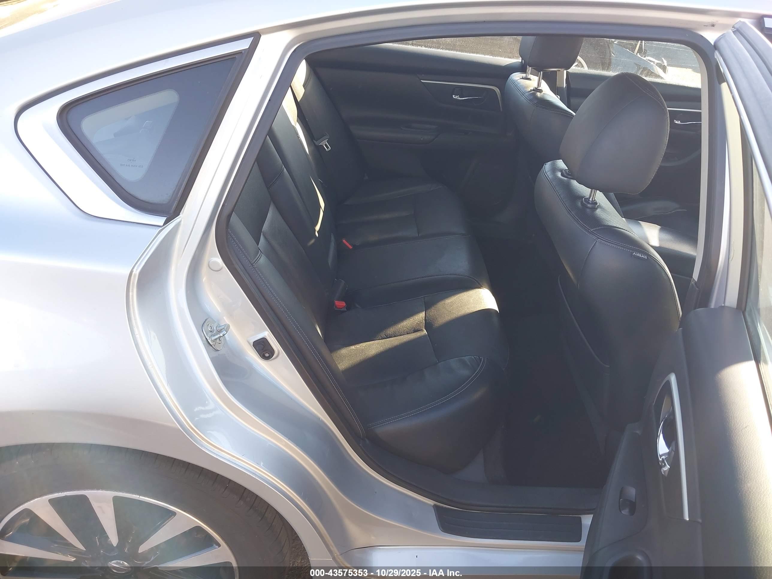 NISSAN ALTIMA image 8
