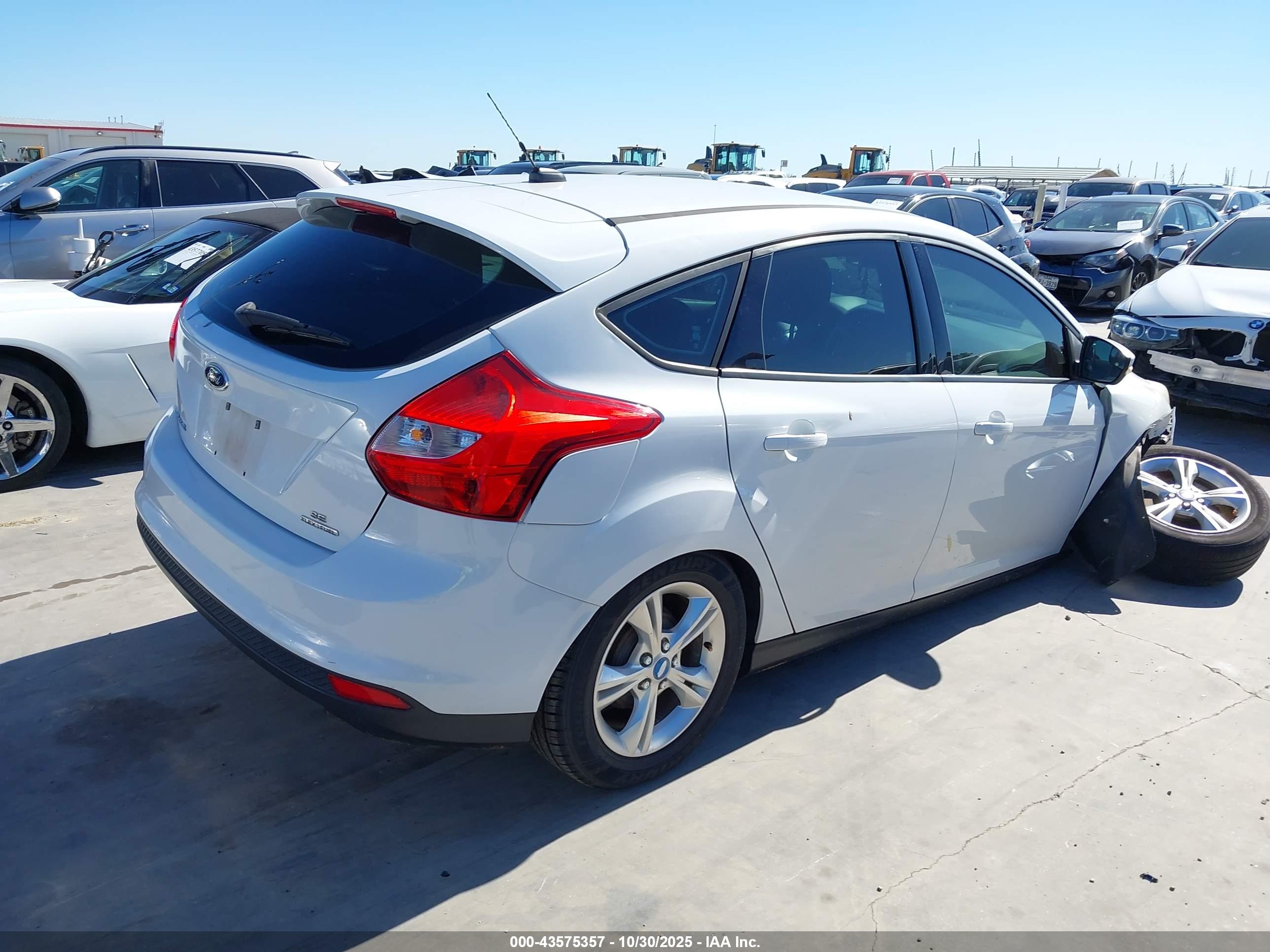 FORD FOCUS image 4