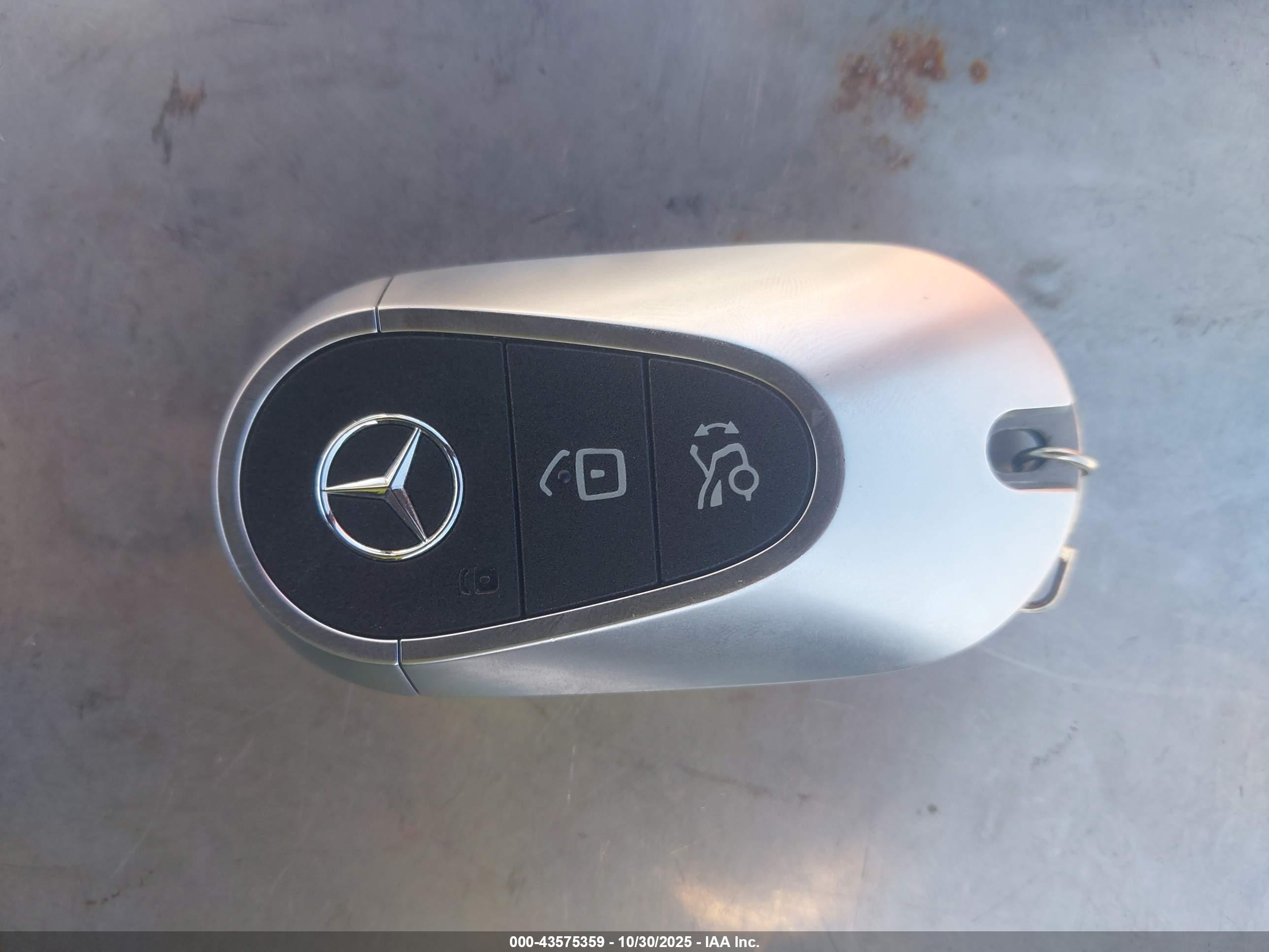 MERCEDES-BENZ EQE image 11