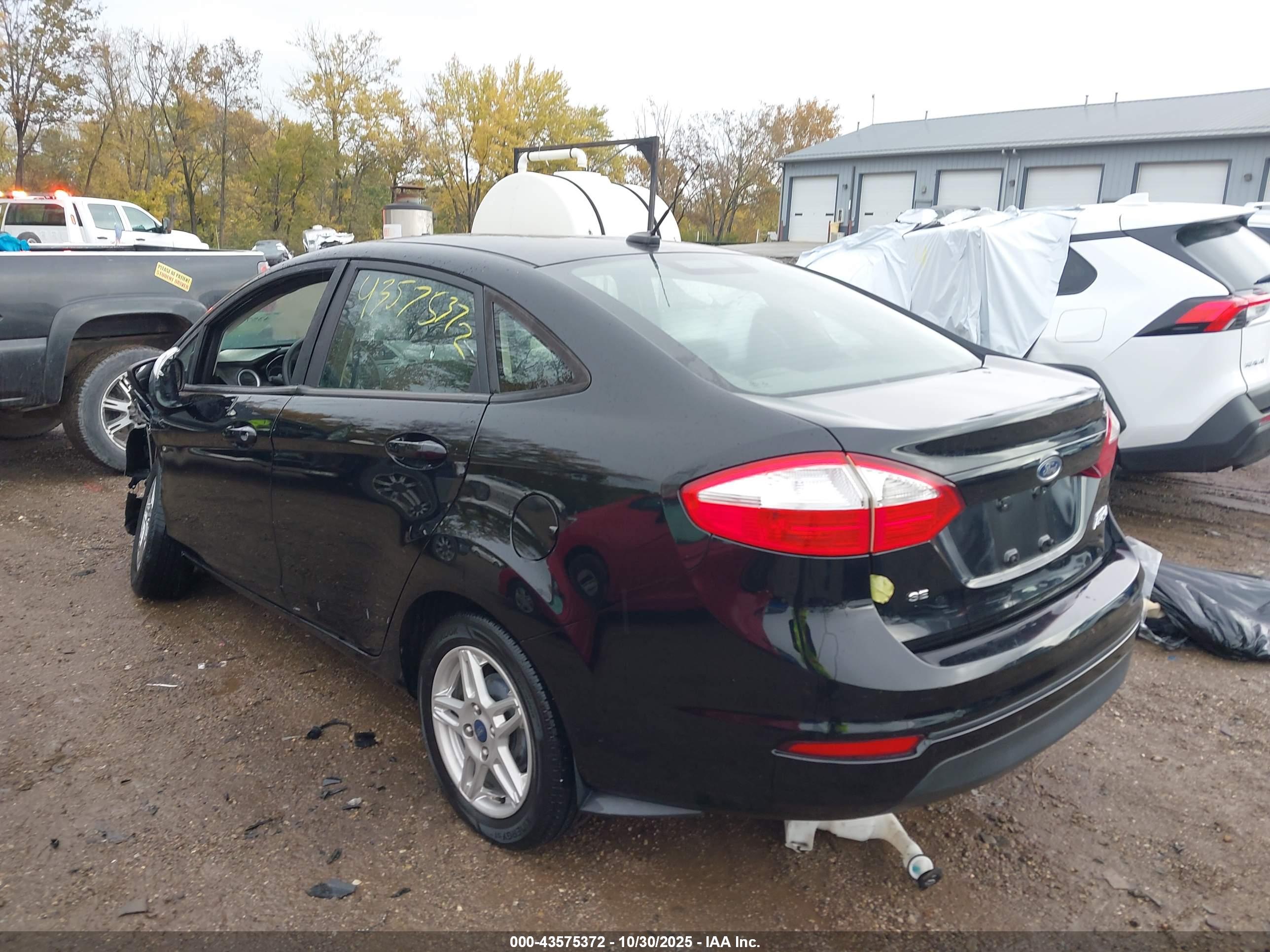 FORD FIESTA image 3