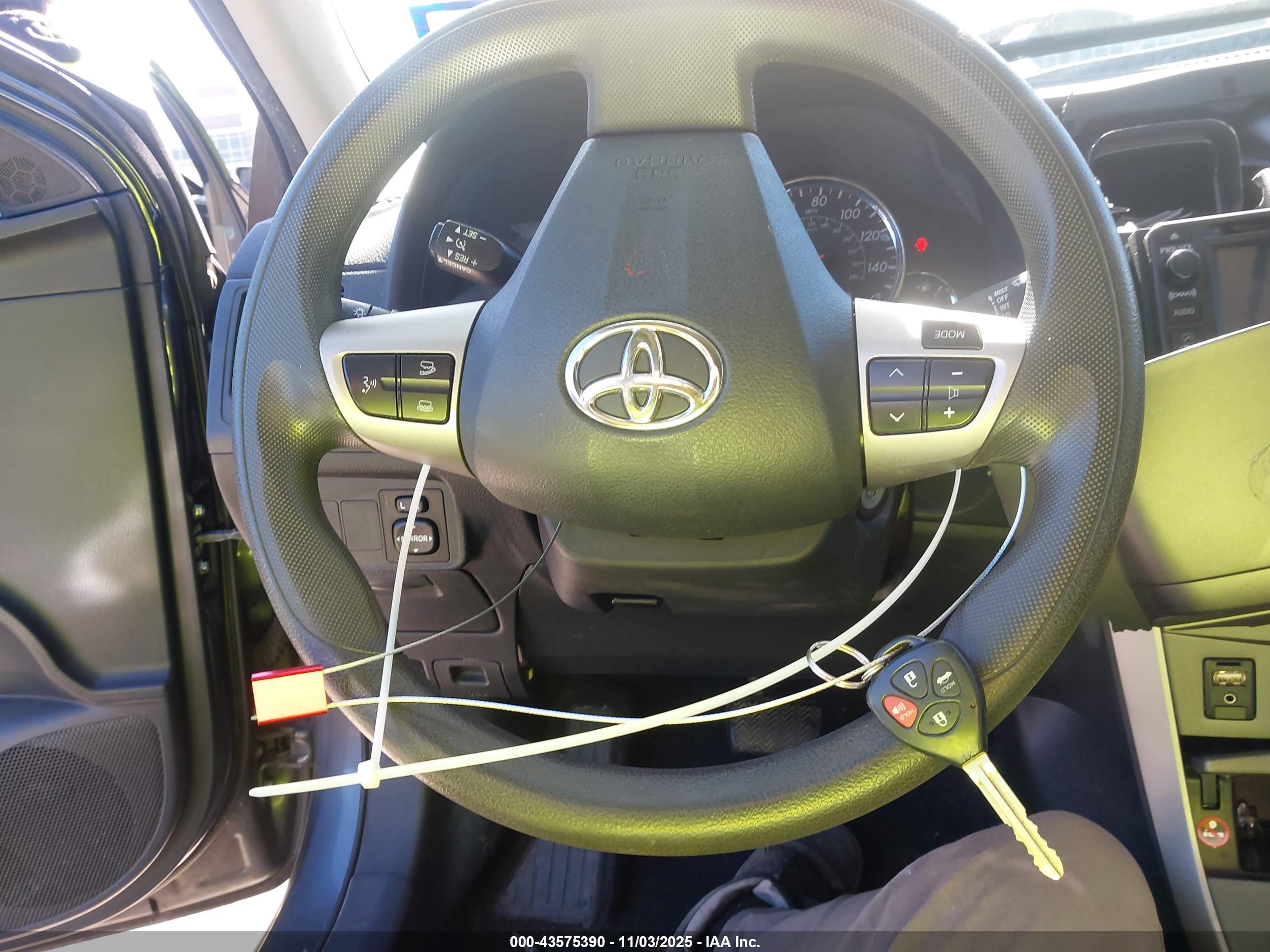 TOYOTA COROLLA image 11