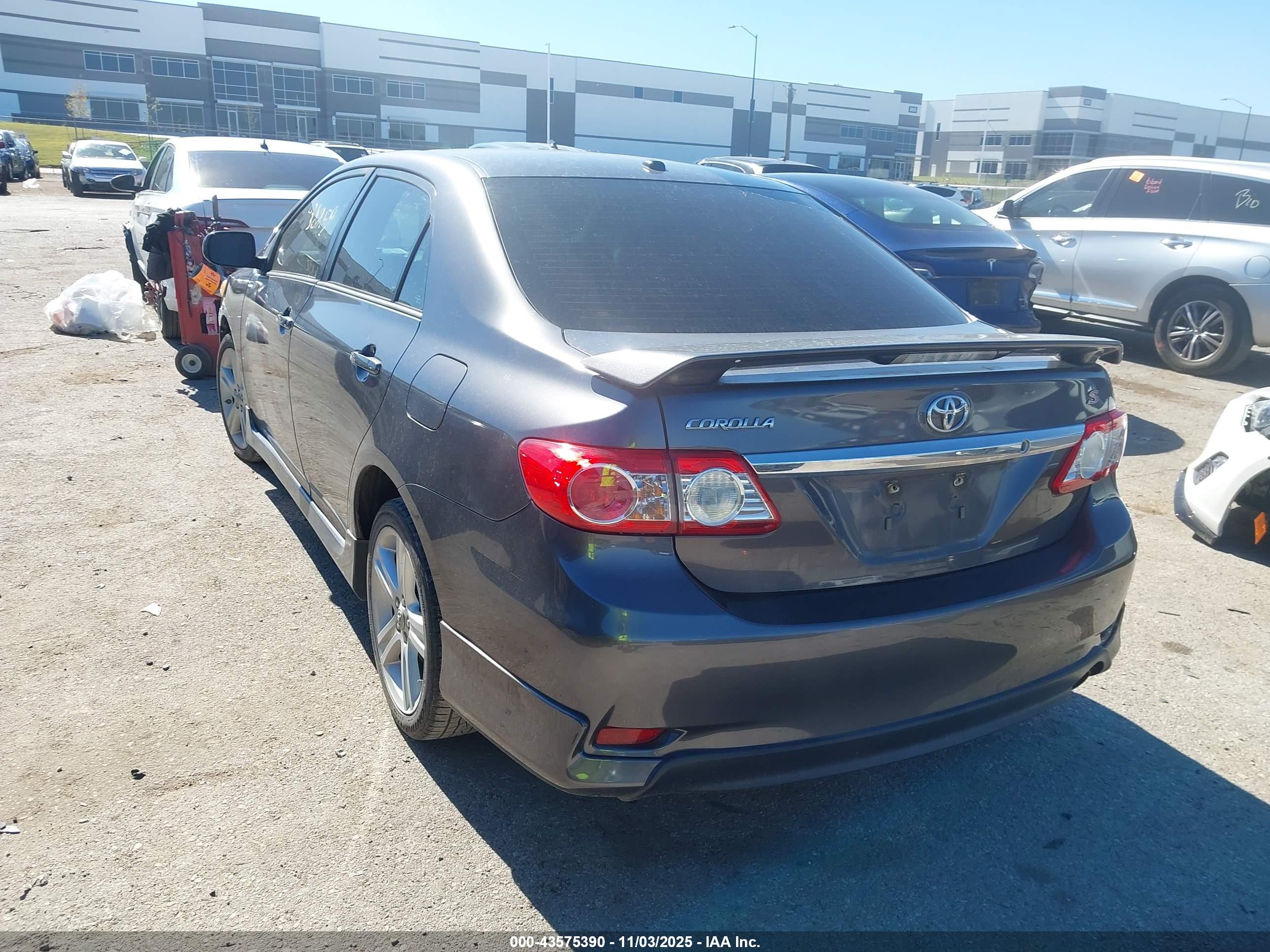 TOYOTA COROLLA image 3