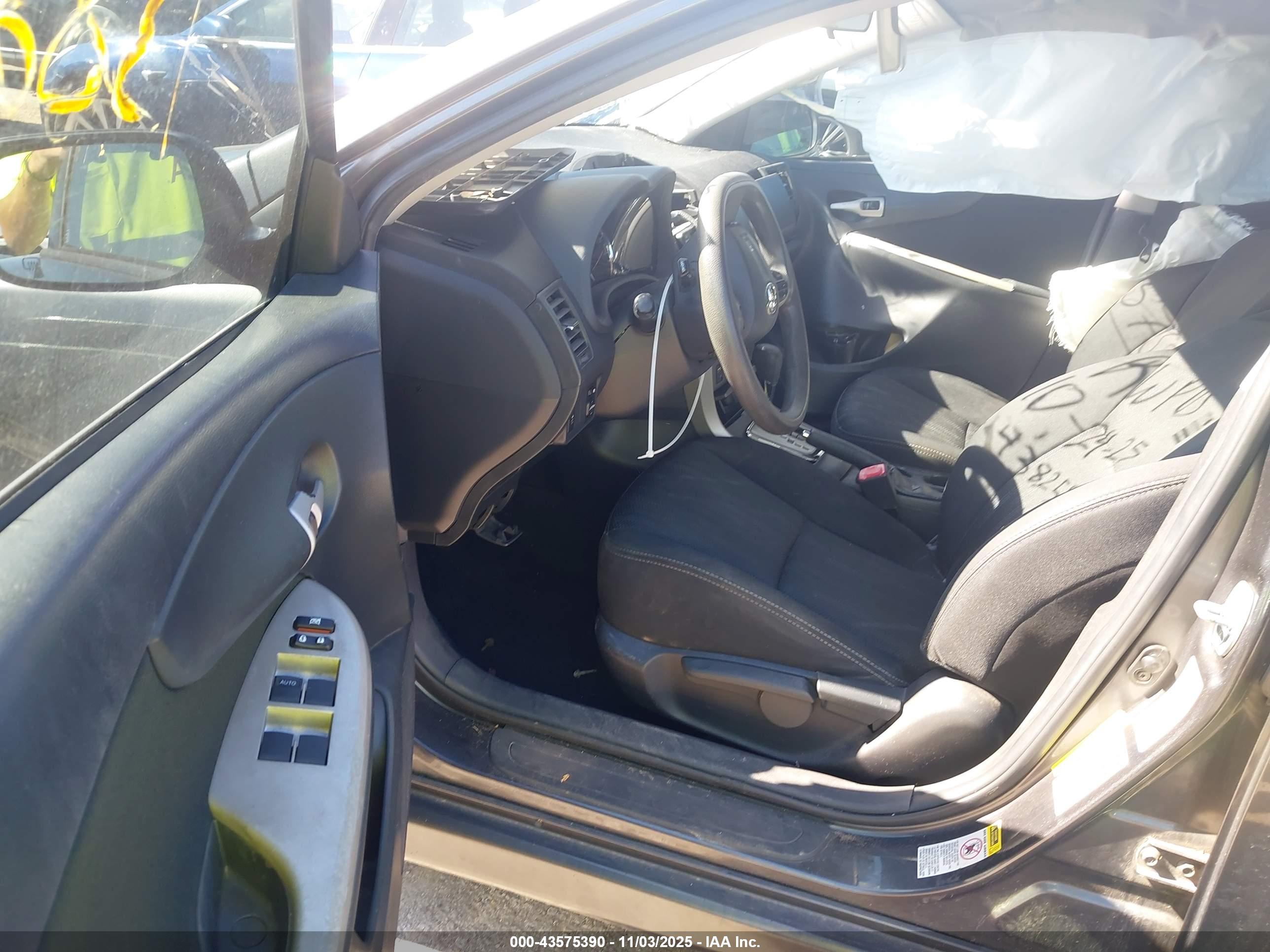 TOYOTA COROLLA image 5