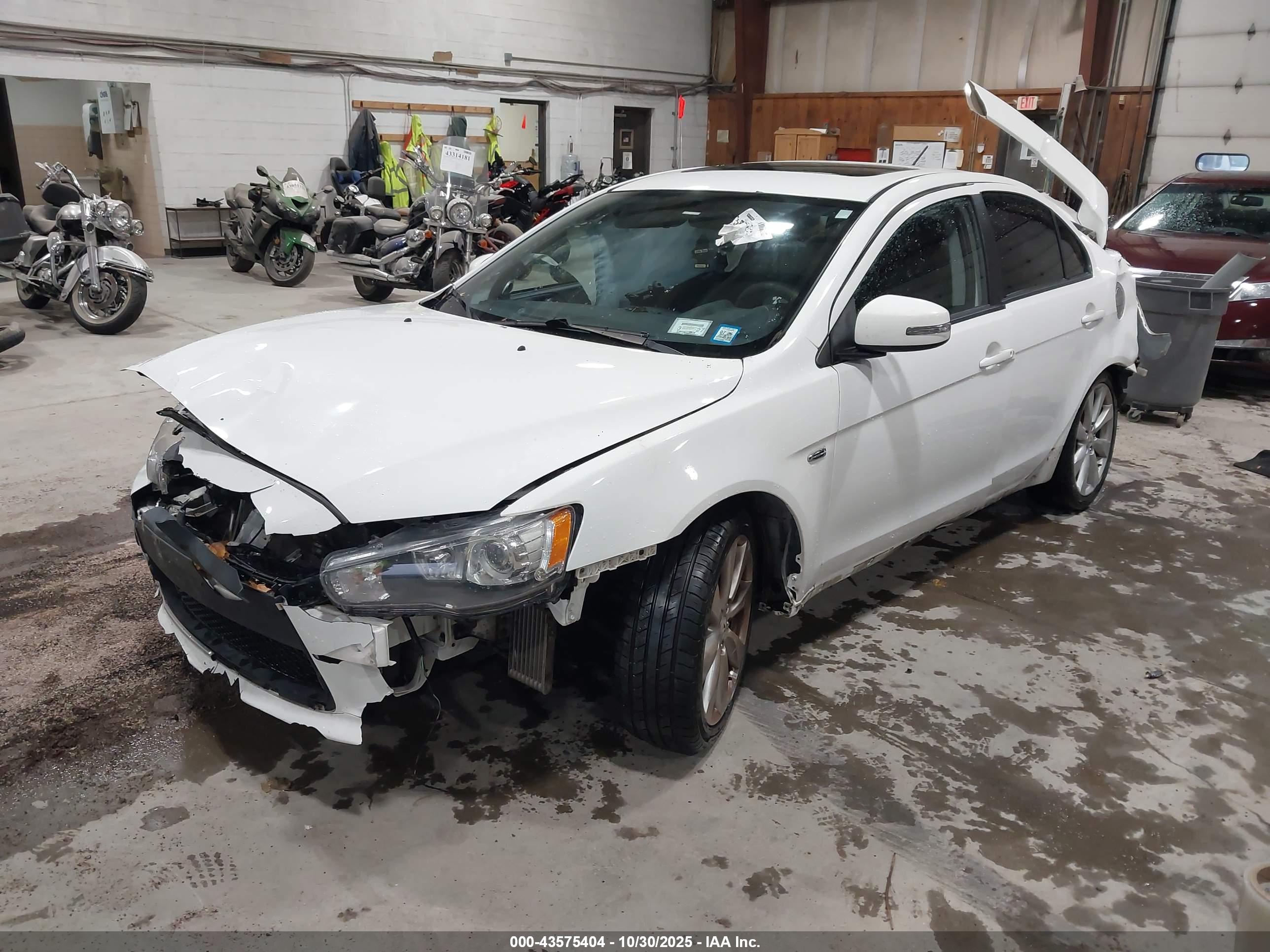 MITSUBISHI LANCER image 2