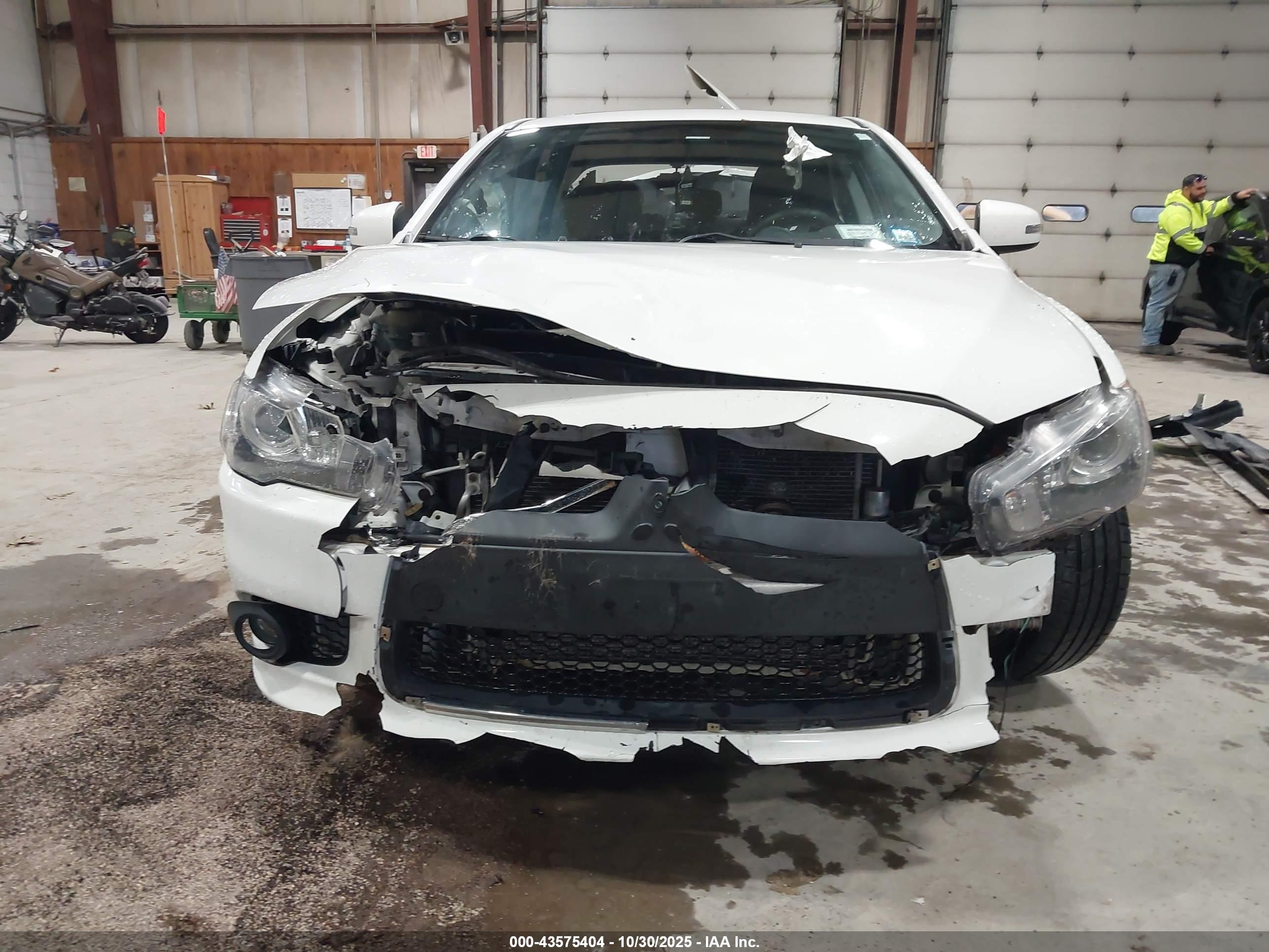 MITSUBISHI LANCER image 6