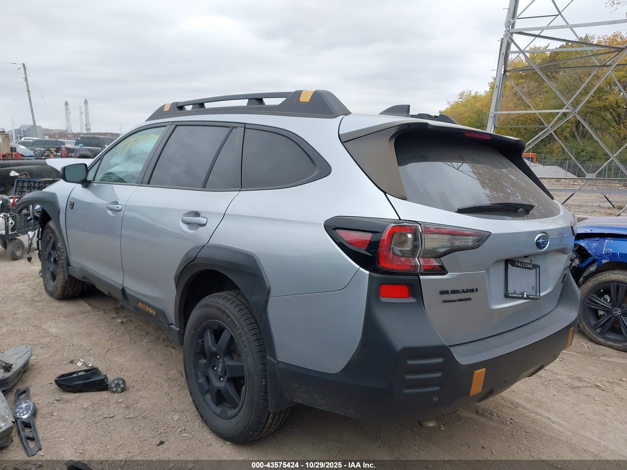 SUBARU OUTBACK image 3