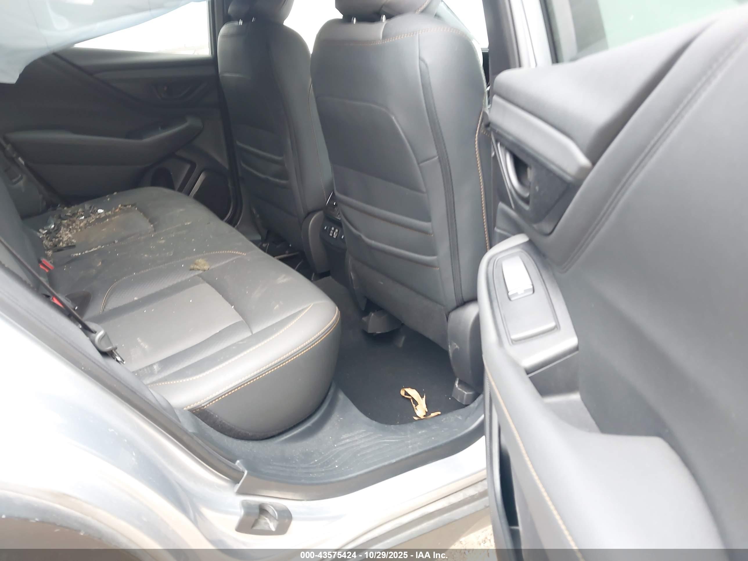 SUBARU OUTBACK image 8