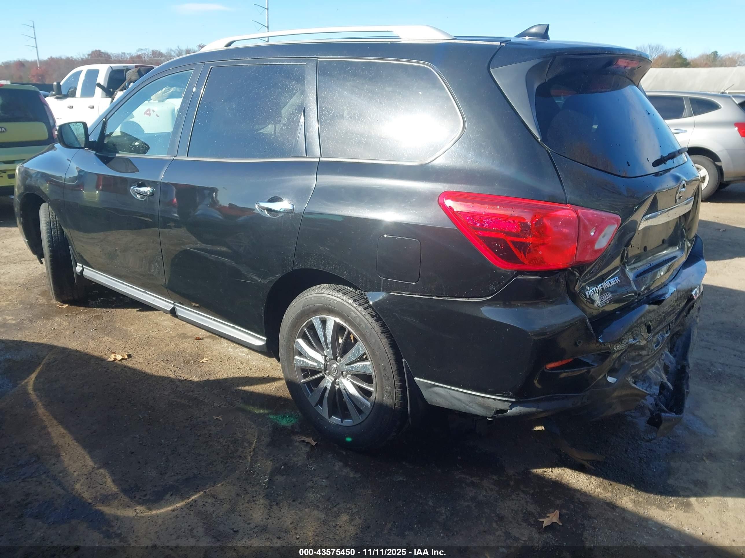 NISSAN PATHFINDER image 3