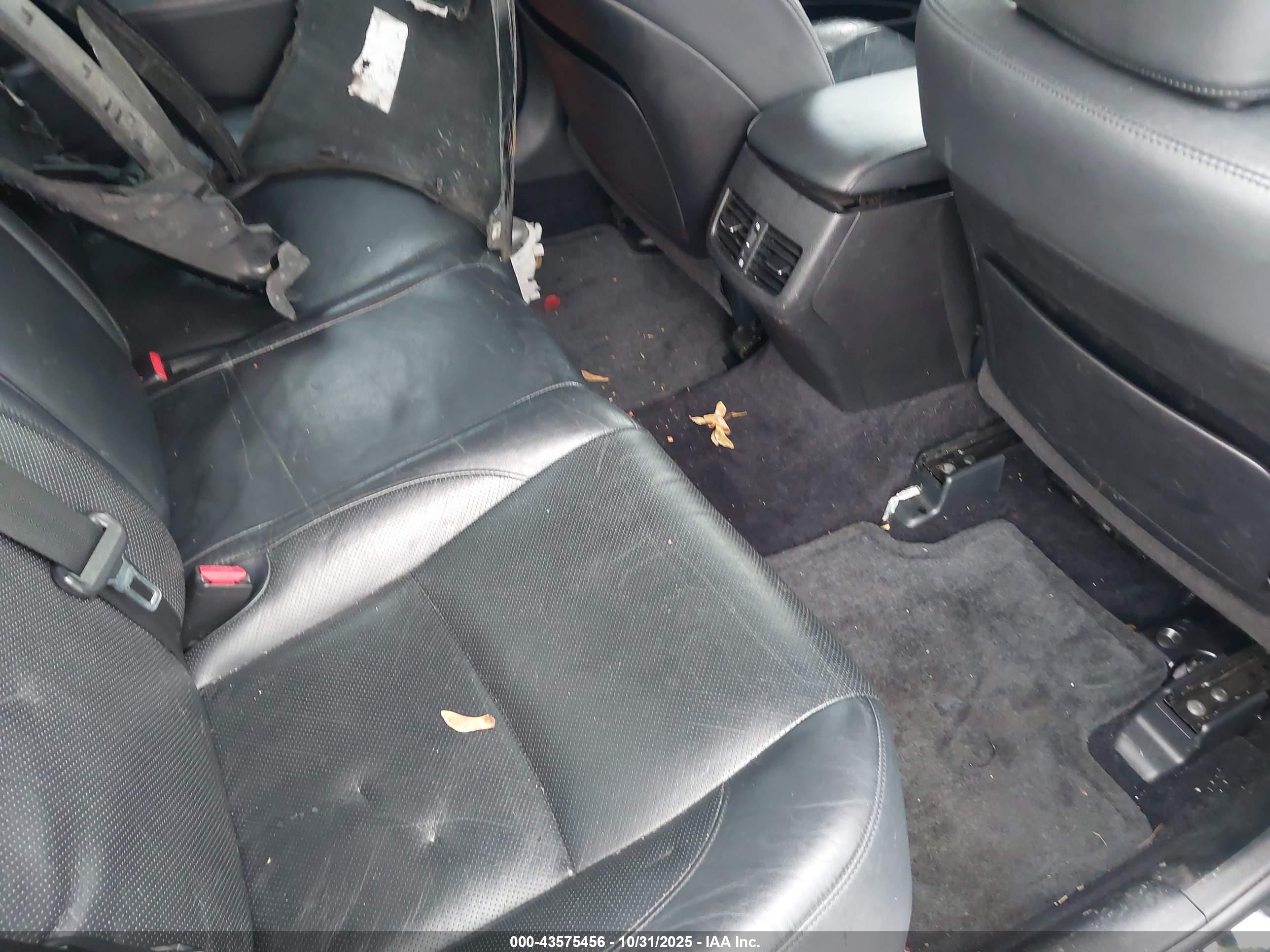 LEXUS ES image 8