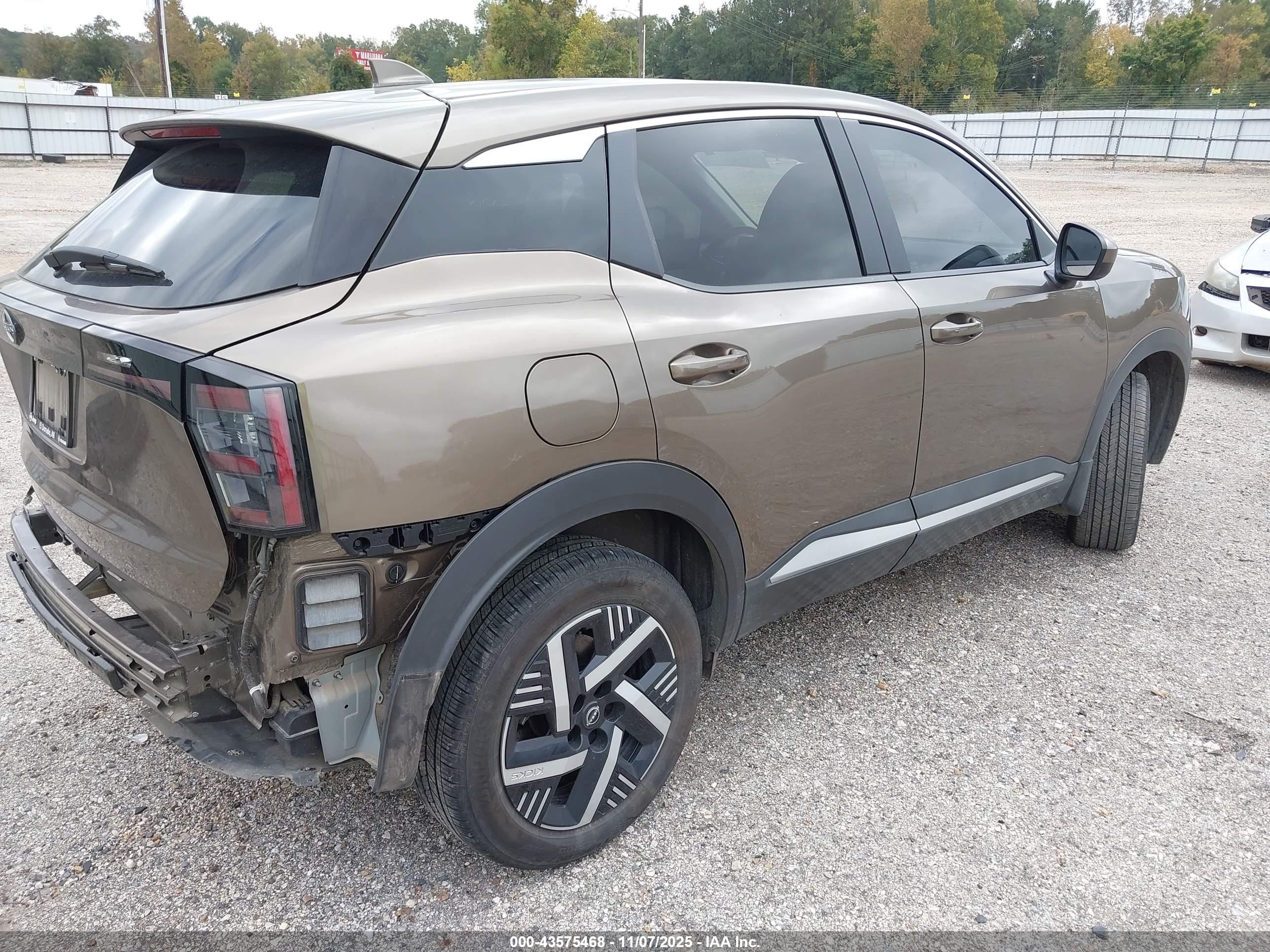 NISSAN KICKS image 4