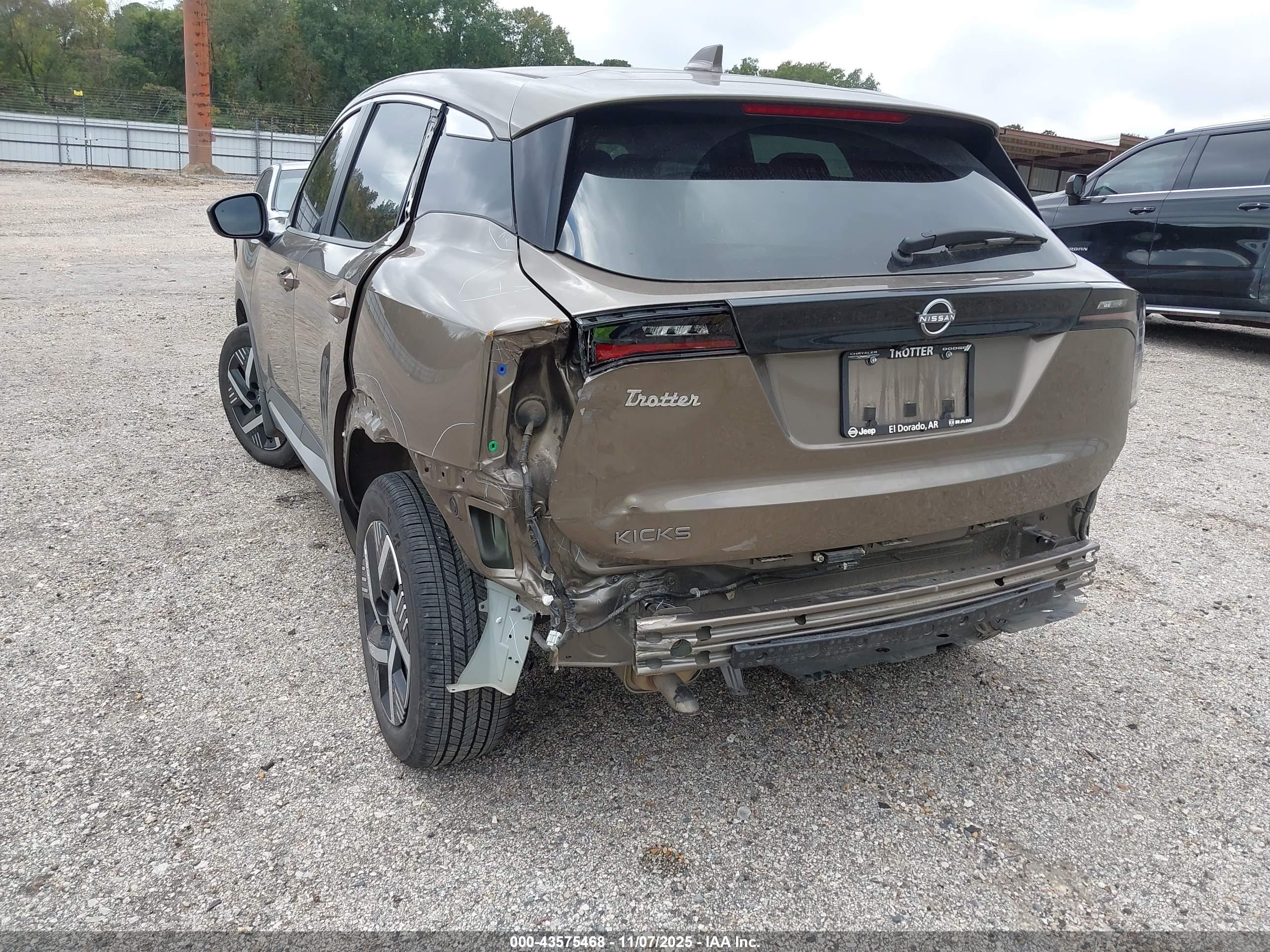 NISSAN KICKS image 6