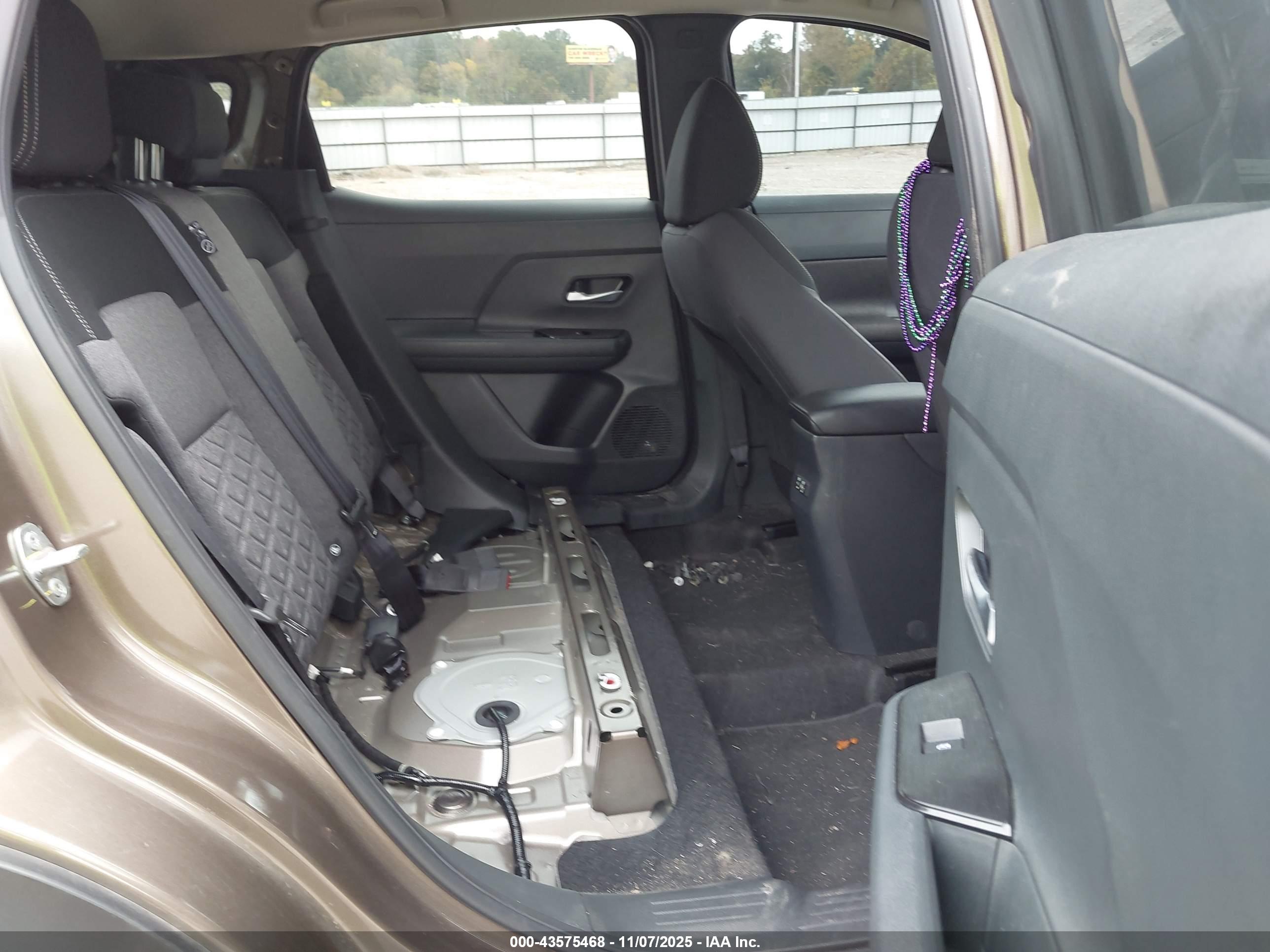 NISSAN KICKS image 8