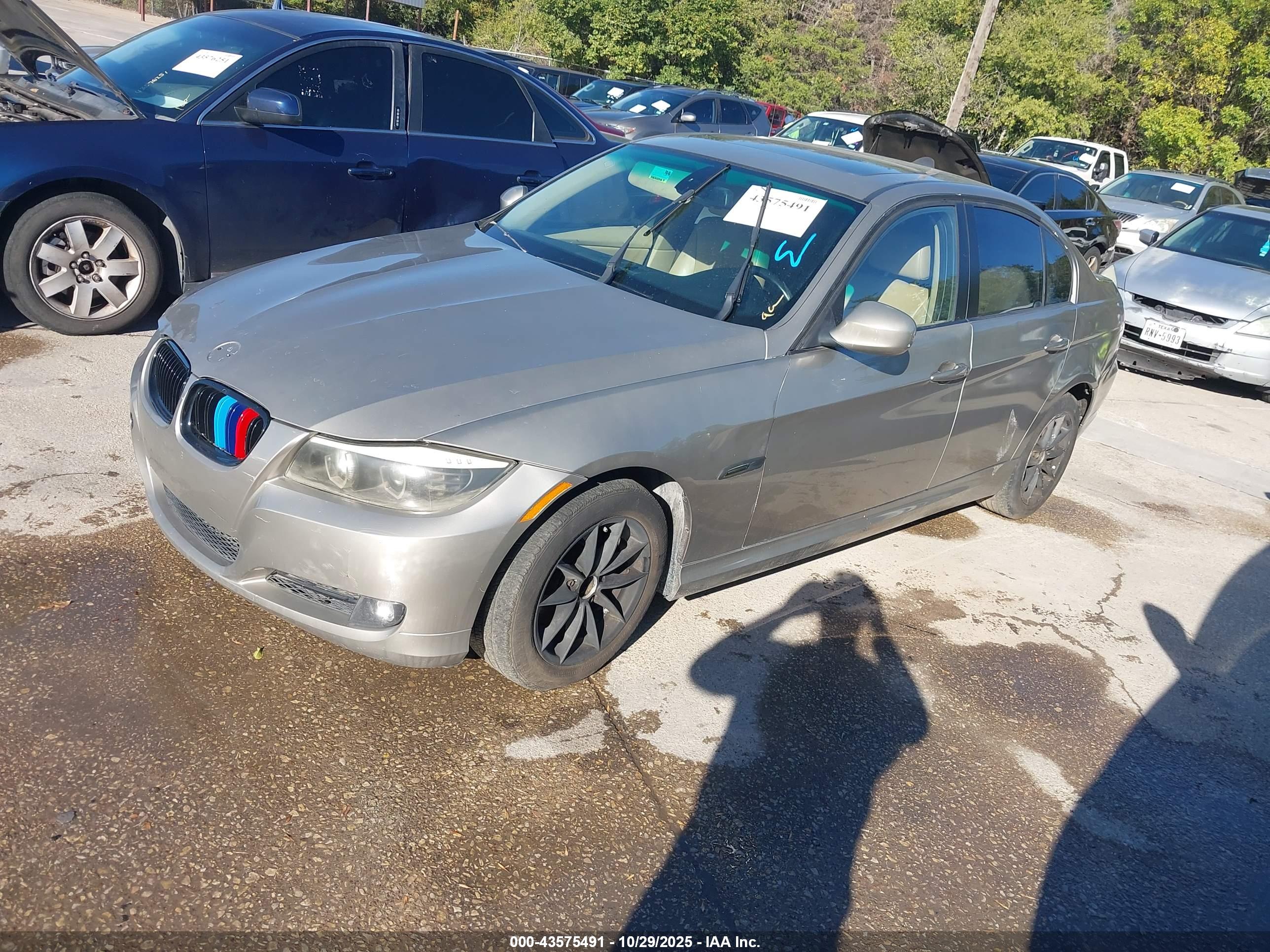 BMW 328I image 2