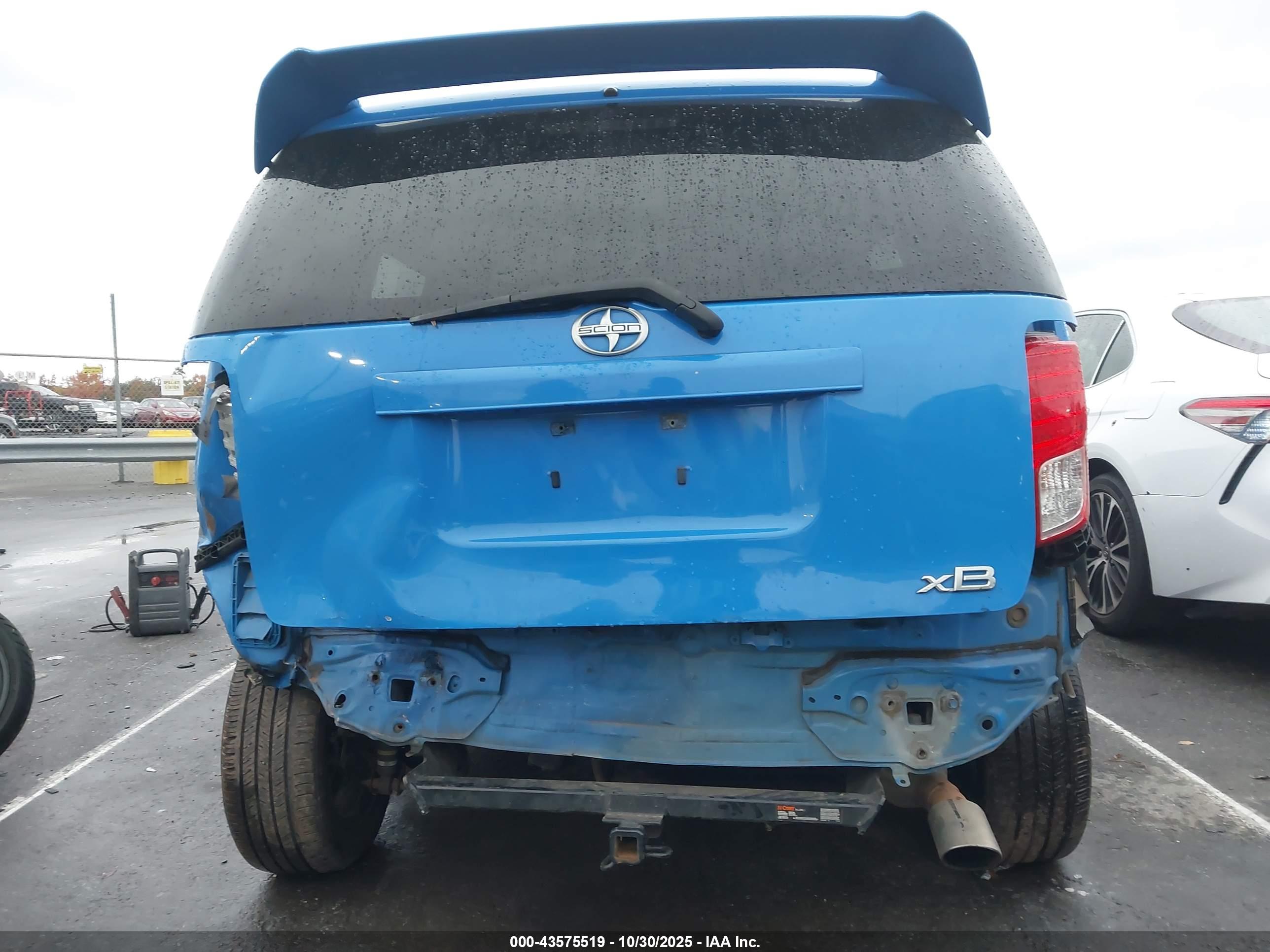 SCION XB image 6