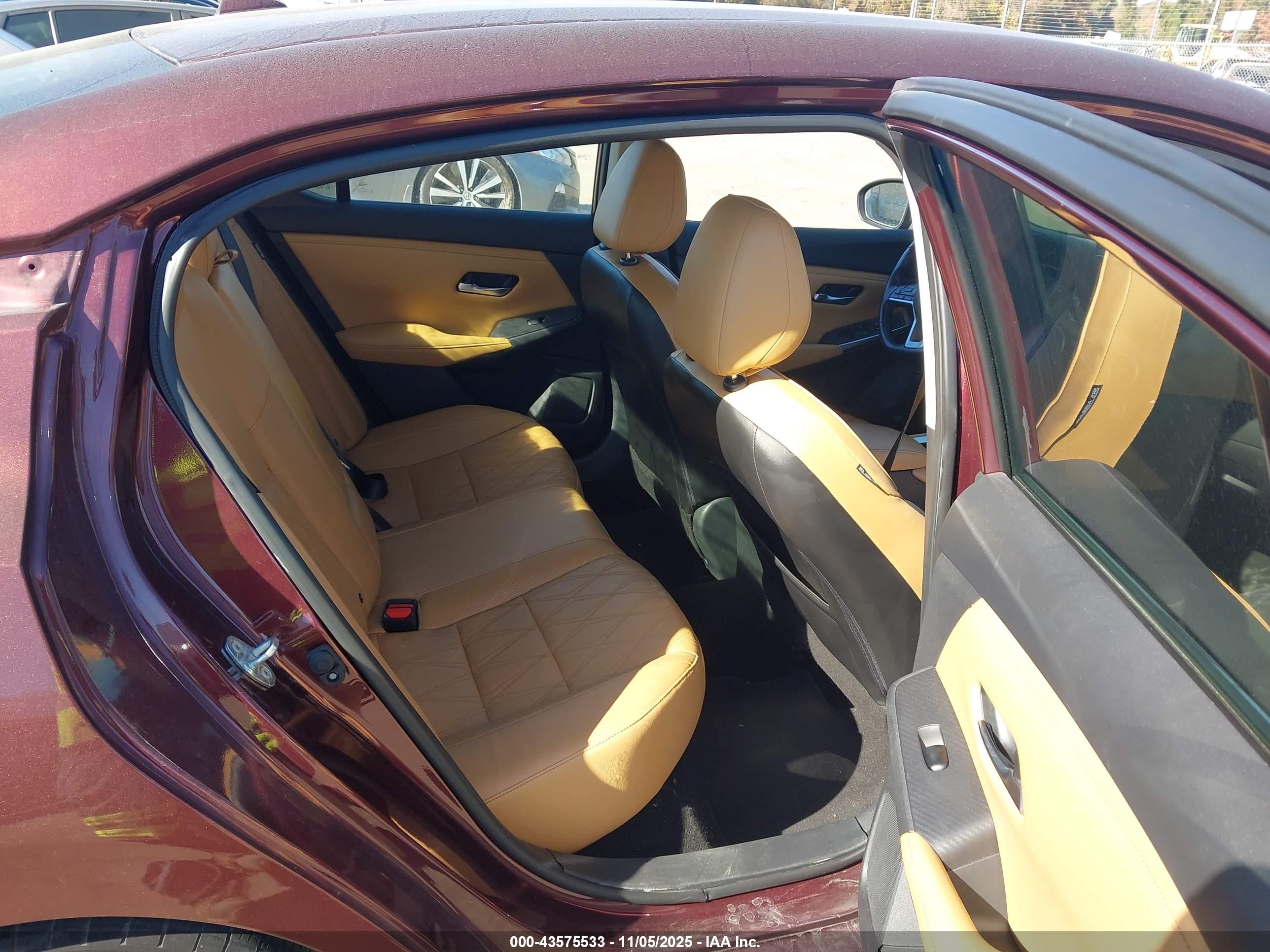 NISSAN SENTRA image 8
