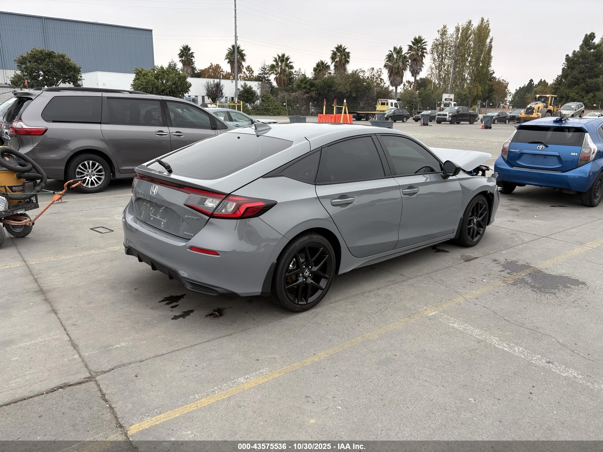HONDA CIVIC image 4