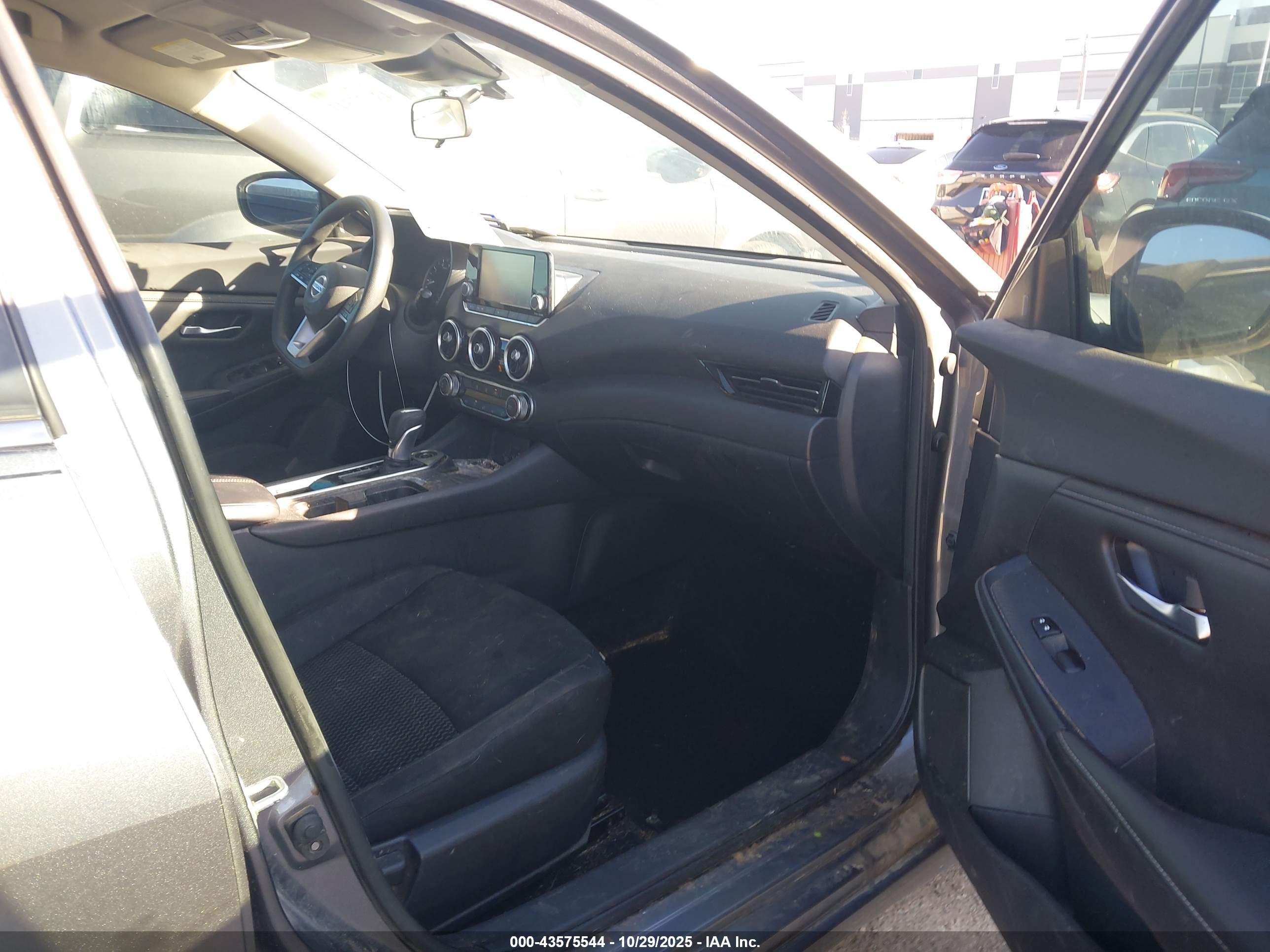 NISSAN SENTRA image 5