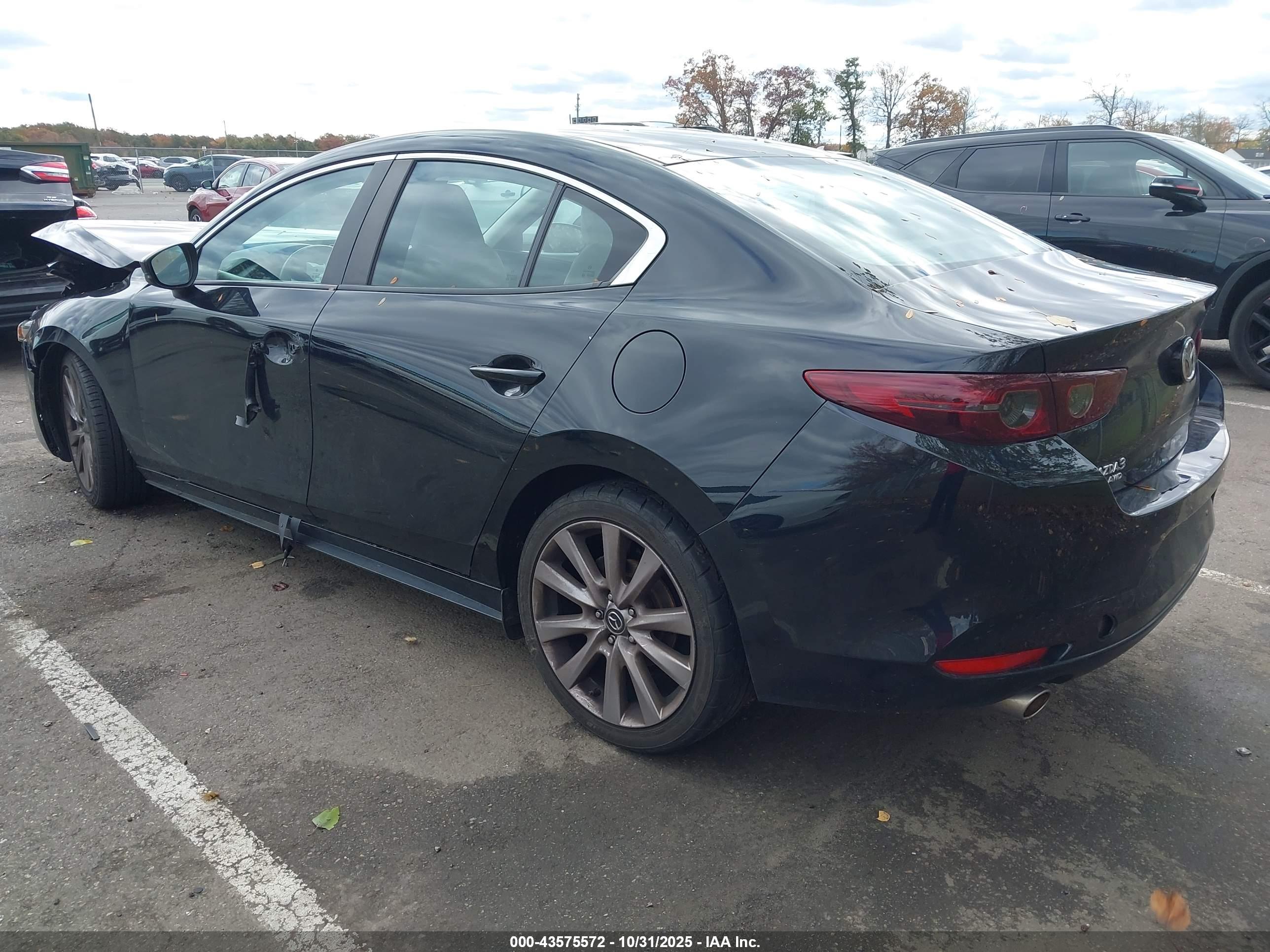 MAZDA MAZDA3 image 3