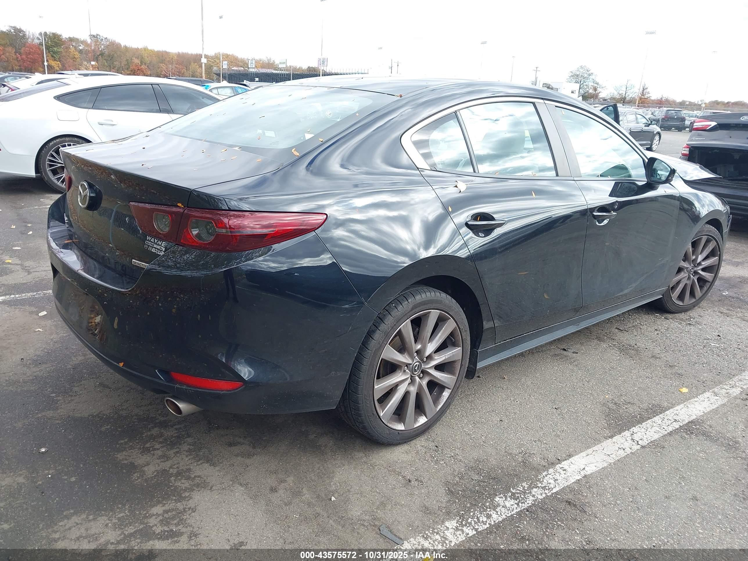 MAZDA MAZDA3 image 4