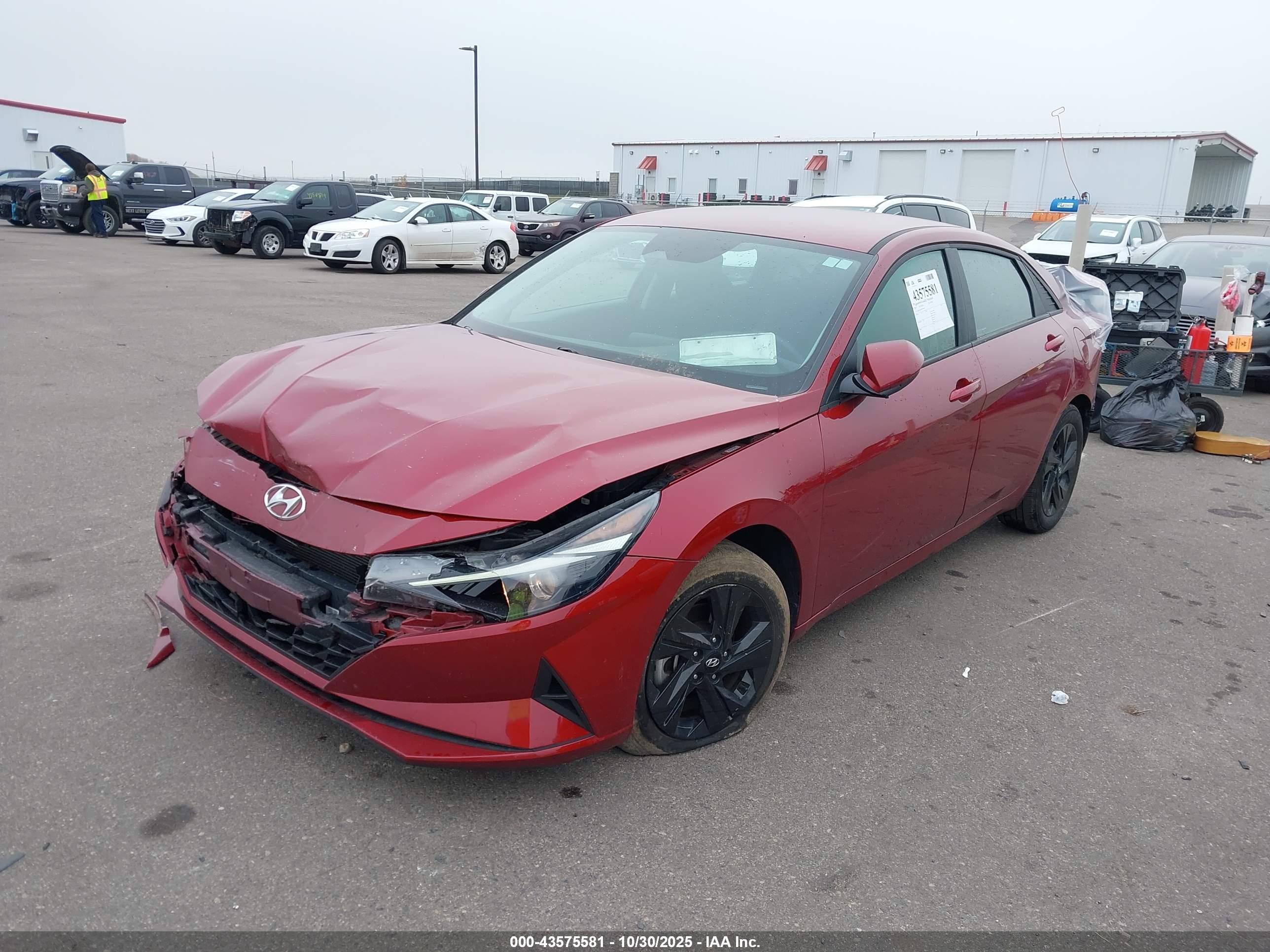HYUNDAI ELANTRA image 2