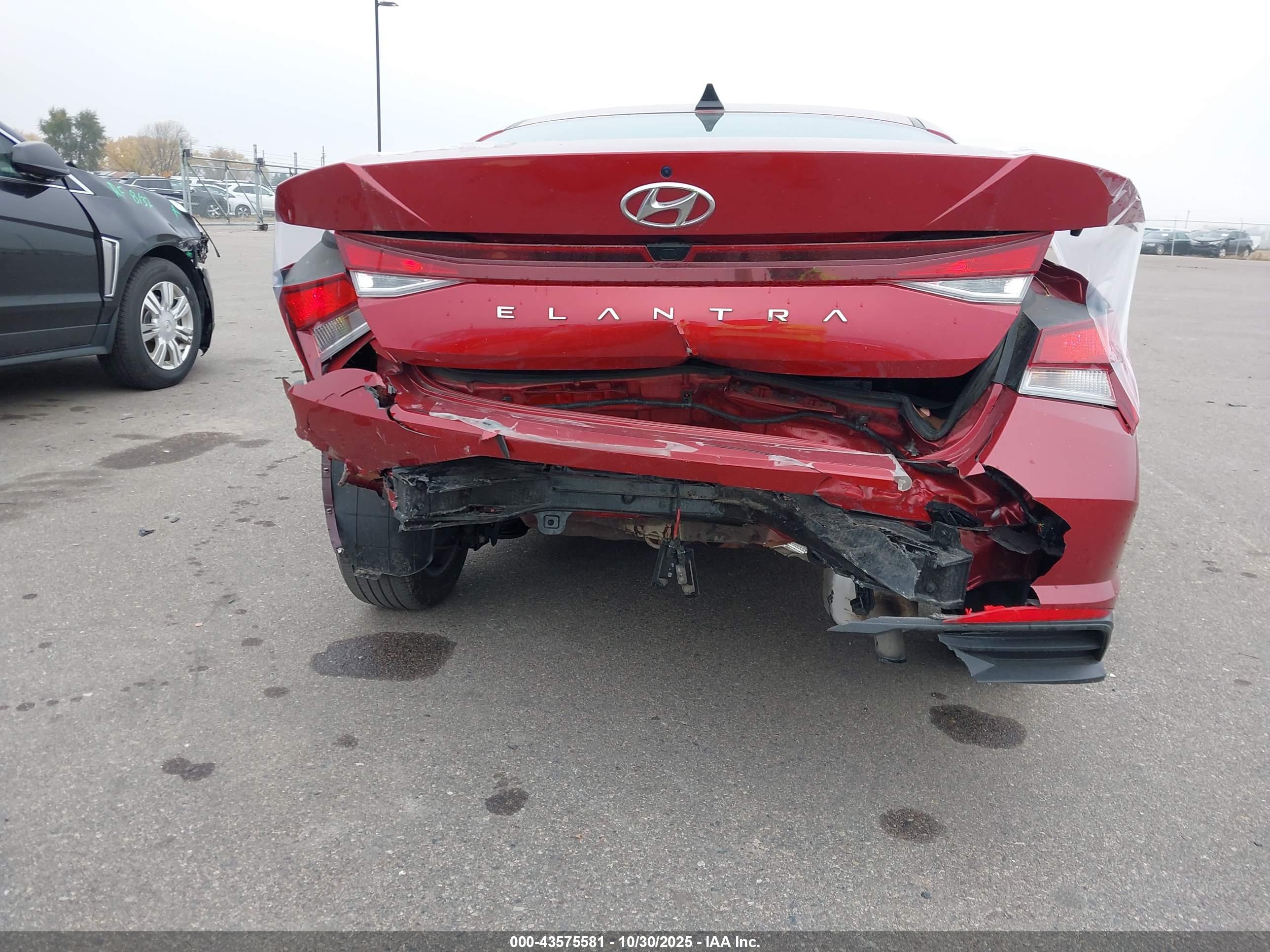HYUNDAI ELANTRA image 6