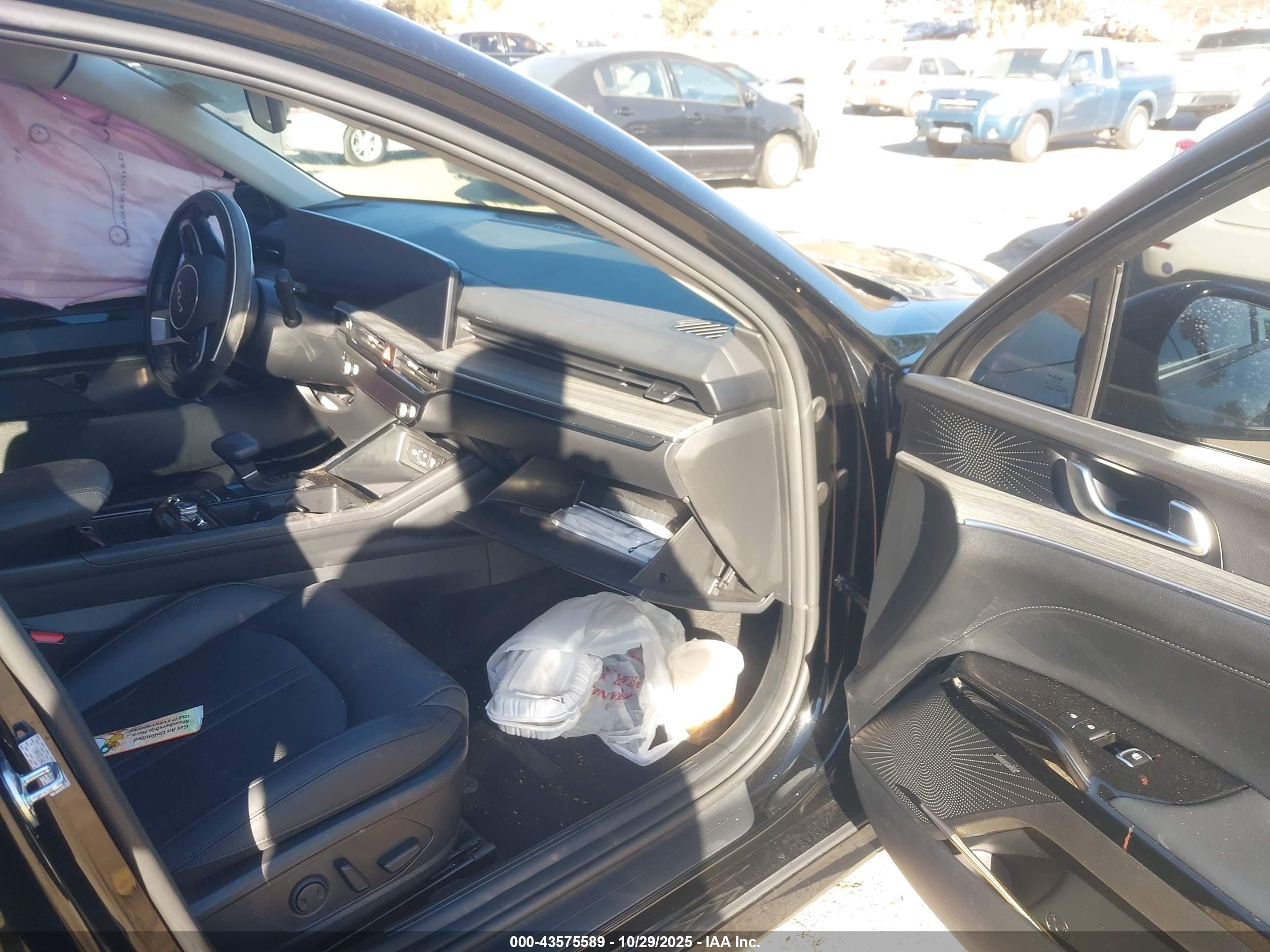 KIA K5 image 5