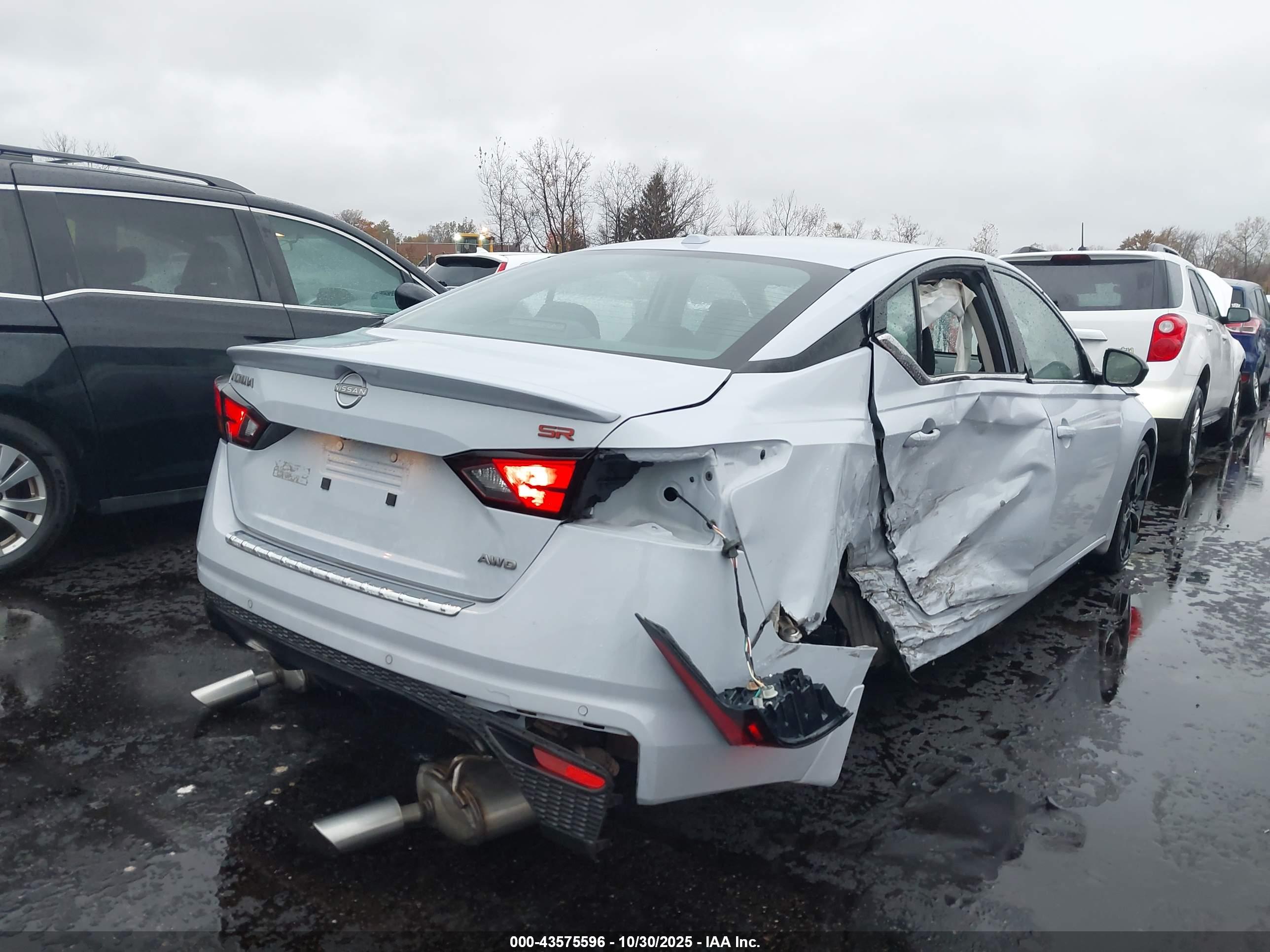 NISSAN ALTIMA image 4