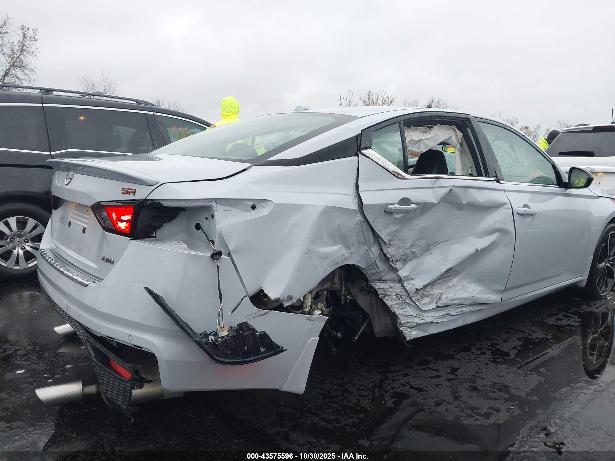 NISSAN ALTIMA image 6
