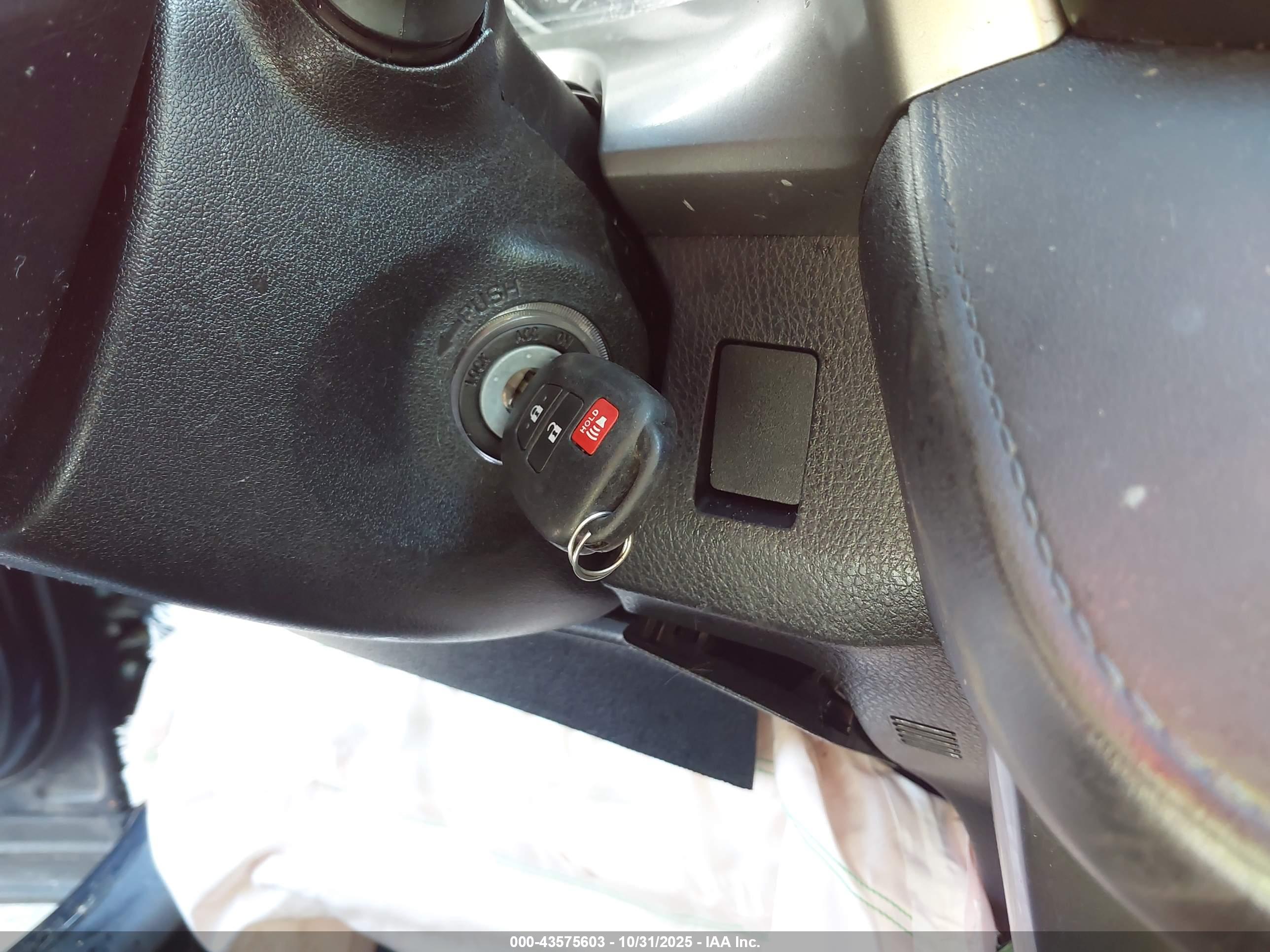 TOYOTA RAV4 image 11