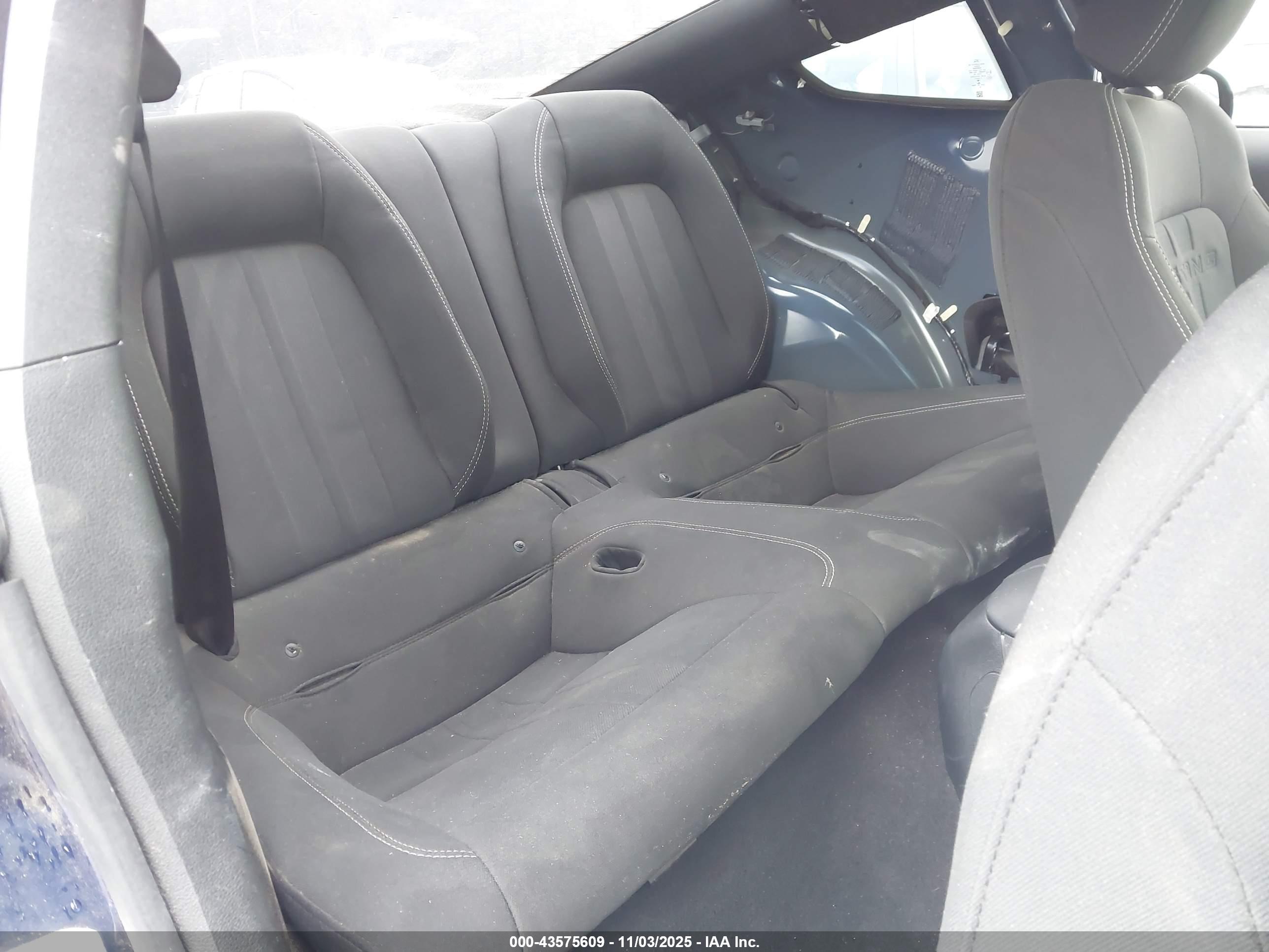 FORD MUSTANG image 8