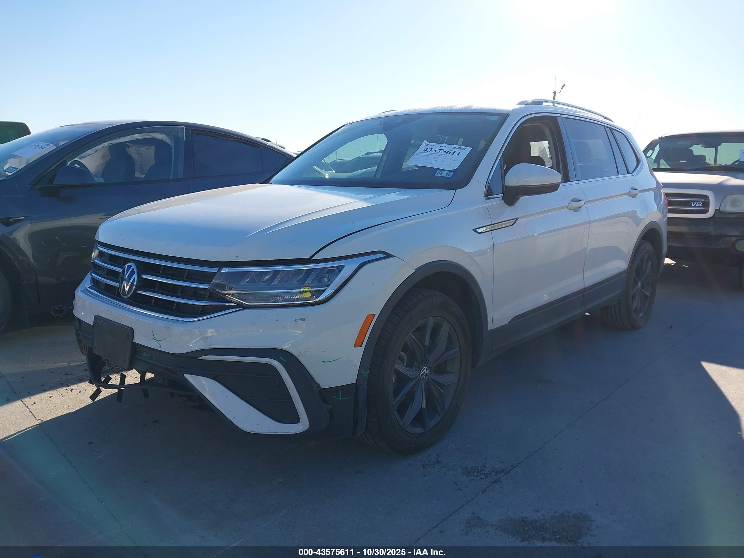 VOLKSWAGEN TIGUAN image 2