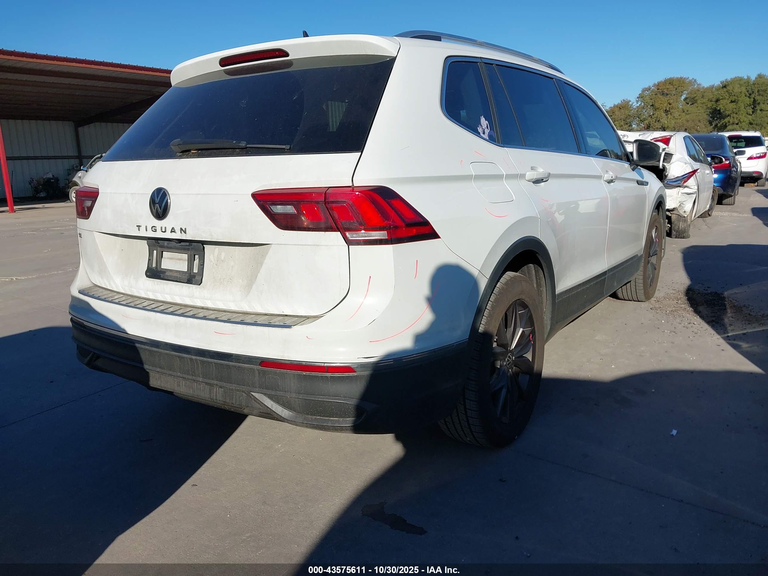 VOLKSWAGEN TIGUAN image 4