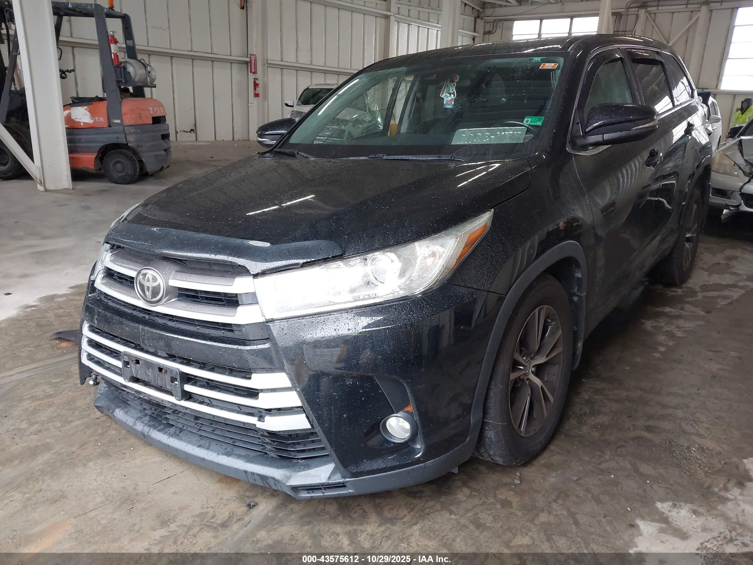 TOYOTA HIGHLANDER image 2