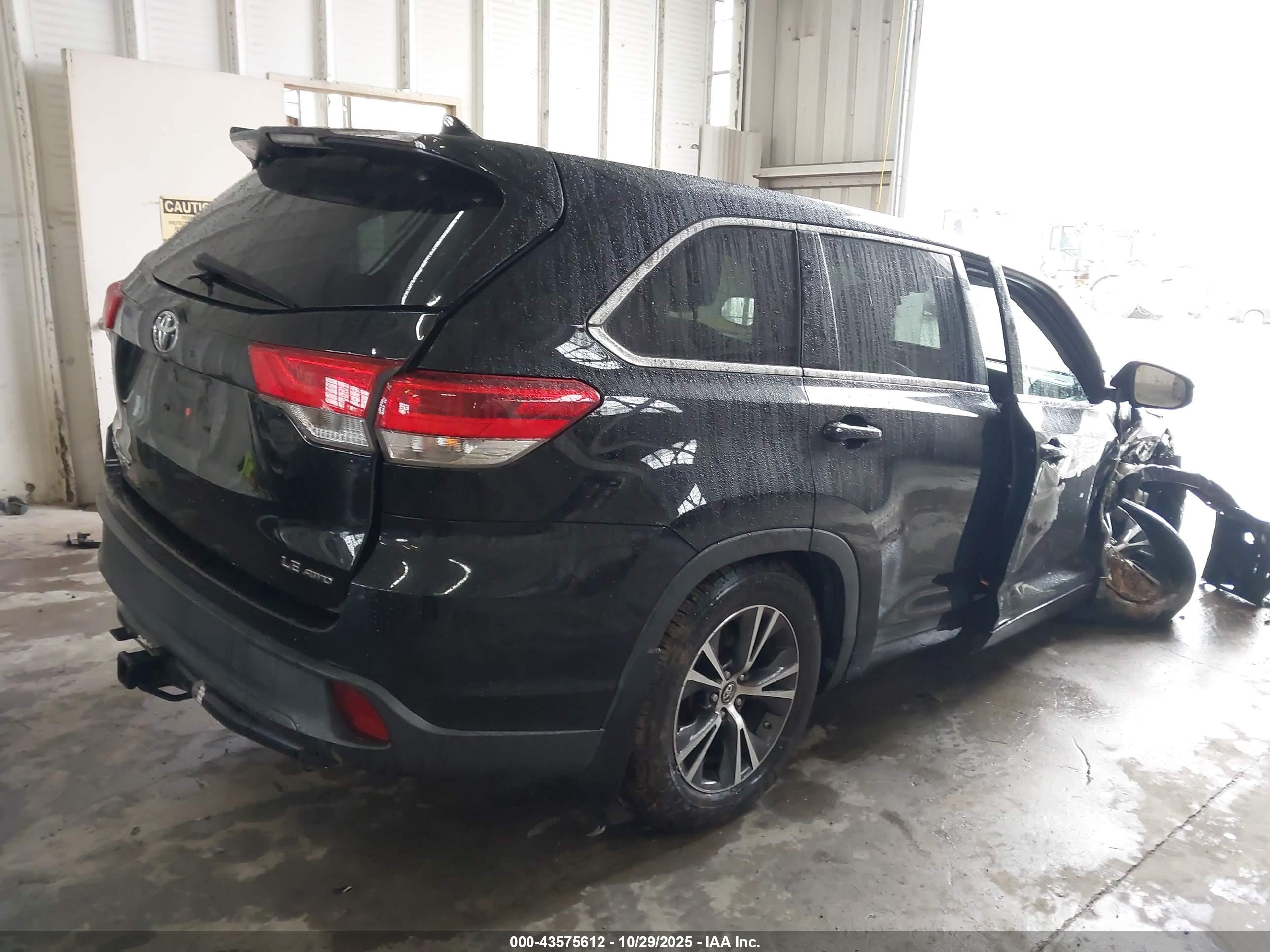 TOYOTA HIGHLANDER image 4