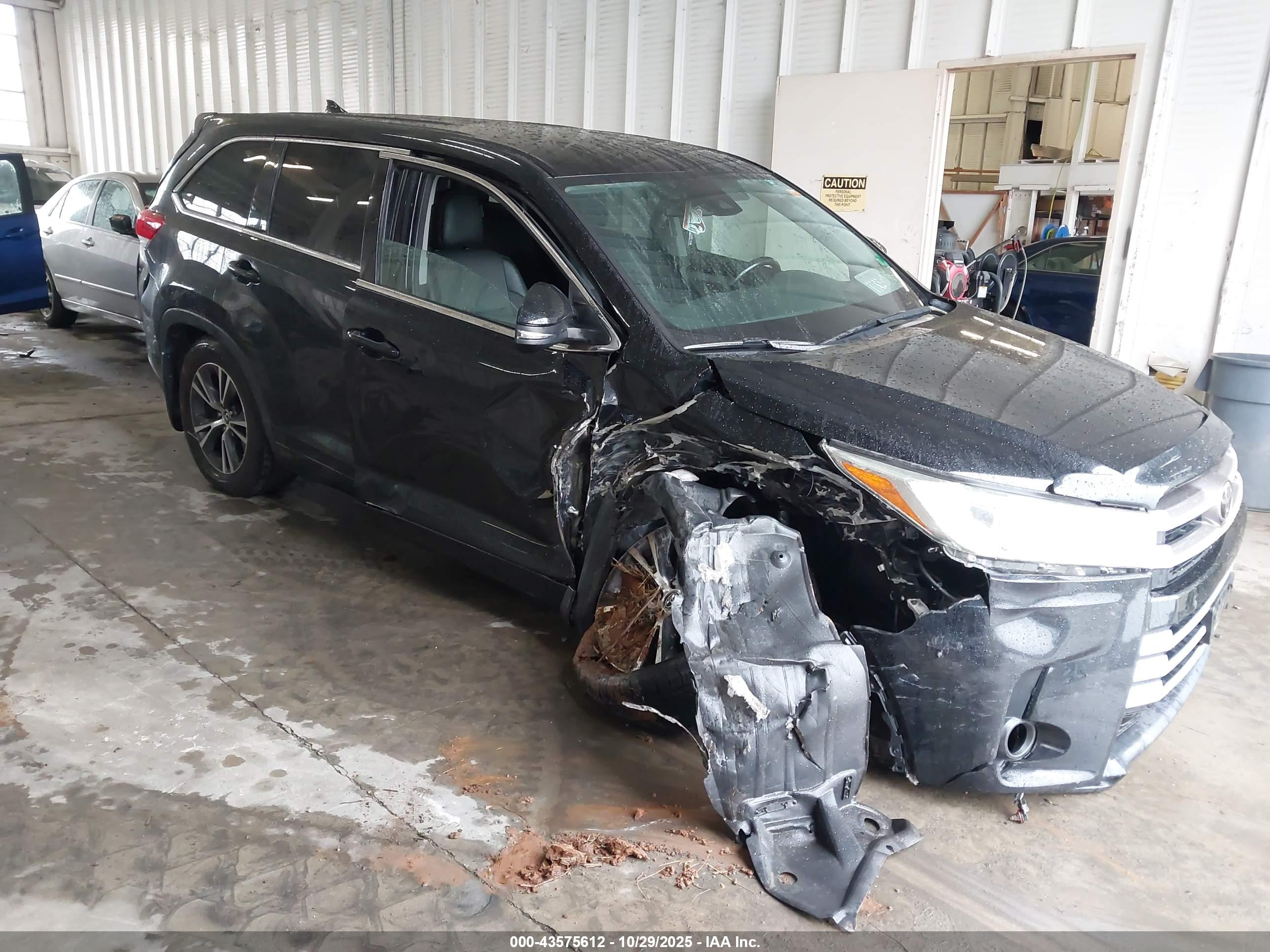 TOYOTA HIGHLANDER image 6