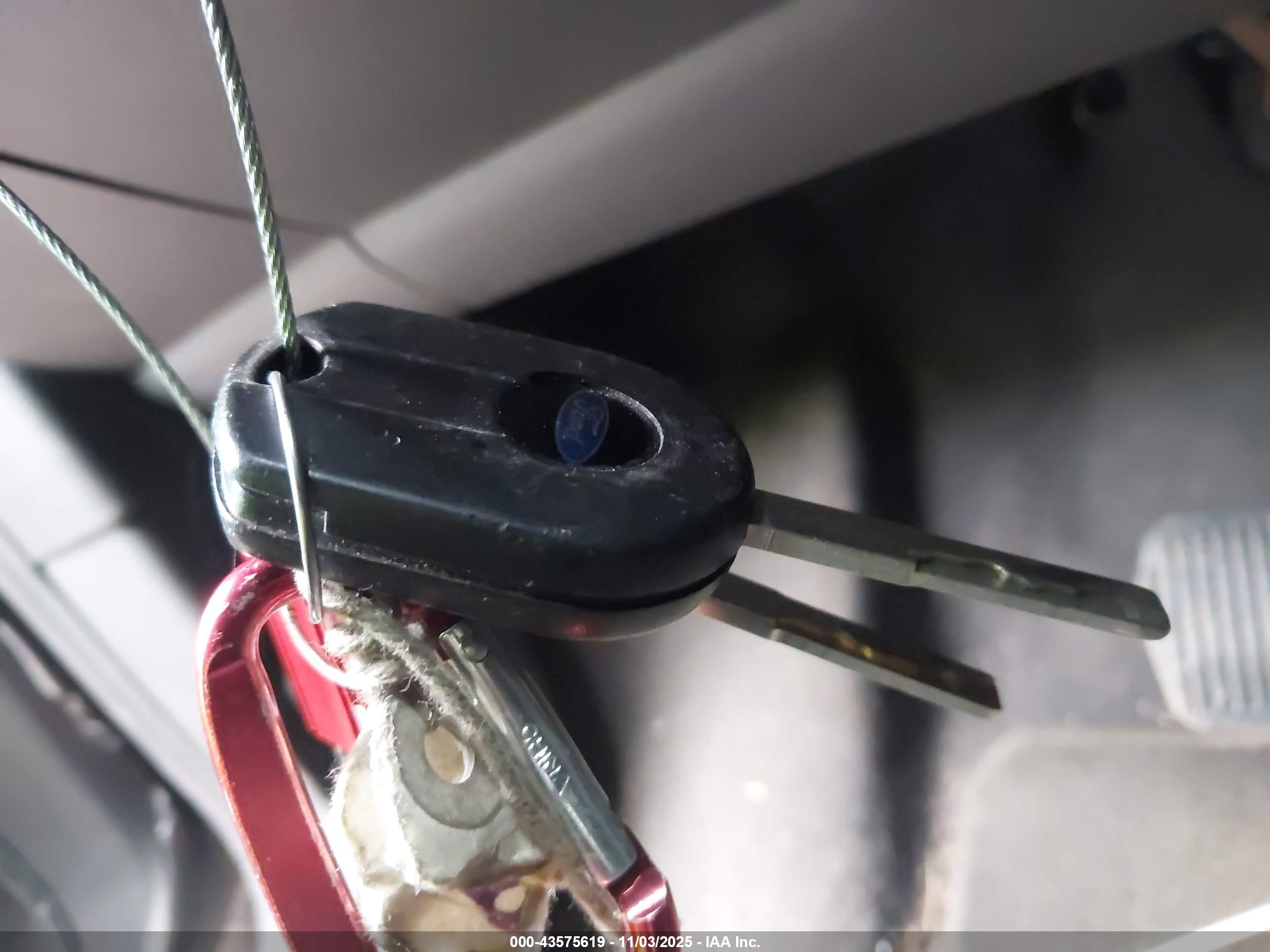FORD ESCAPE image 11