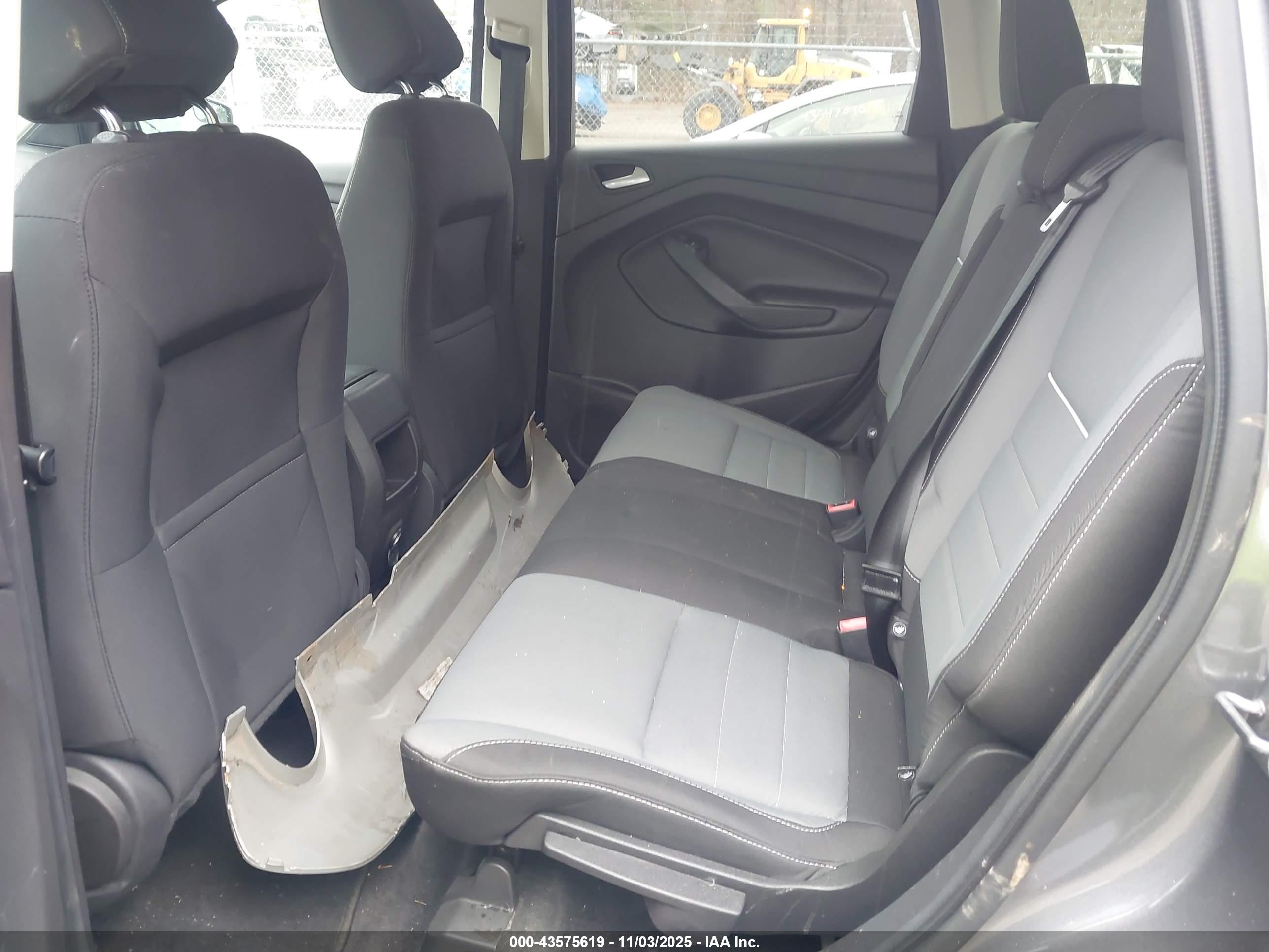 FORD ESCAPE image 8