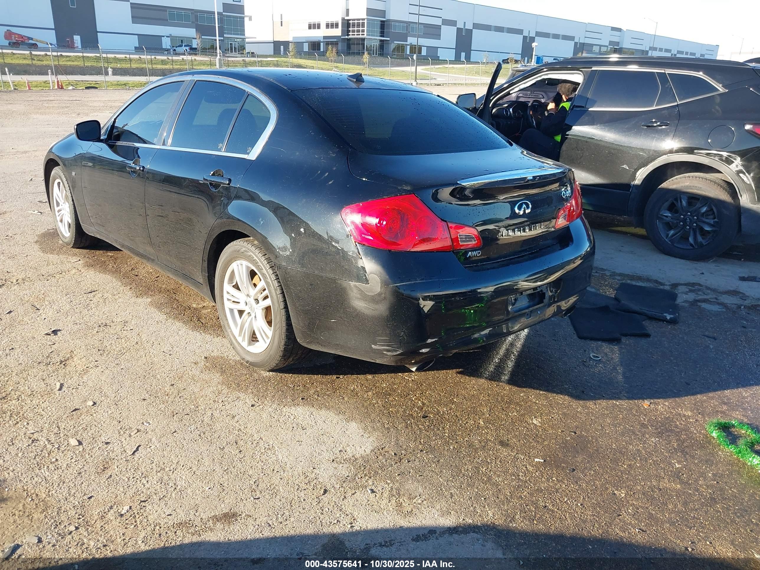 INFINITI Q40 image 3