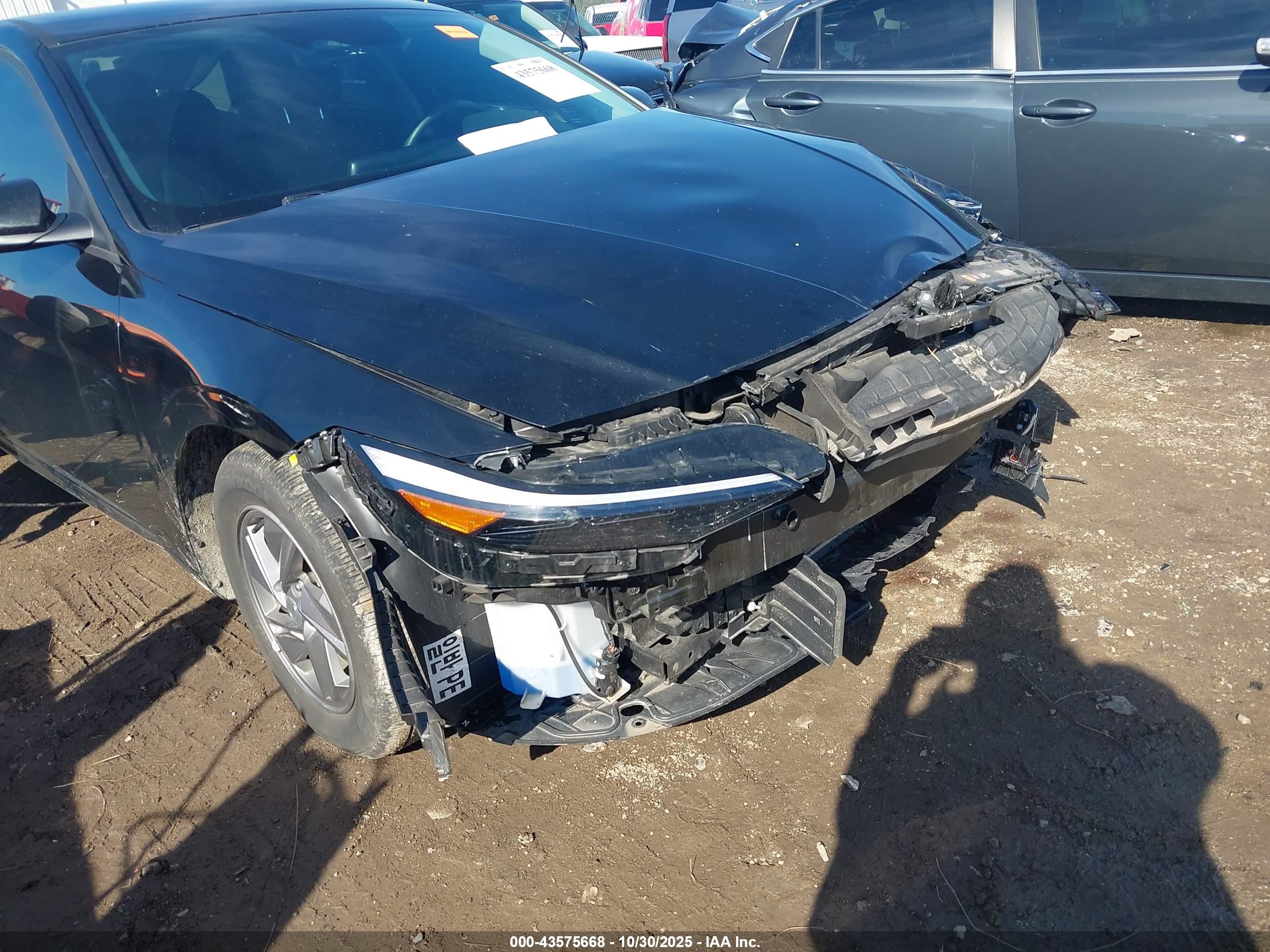 HYUNDAI ELANTRA image 6