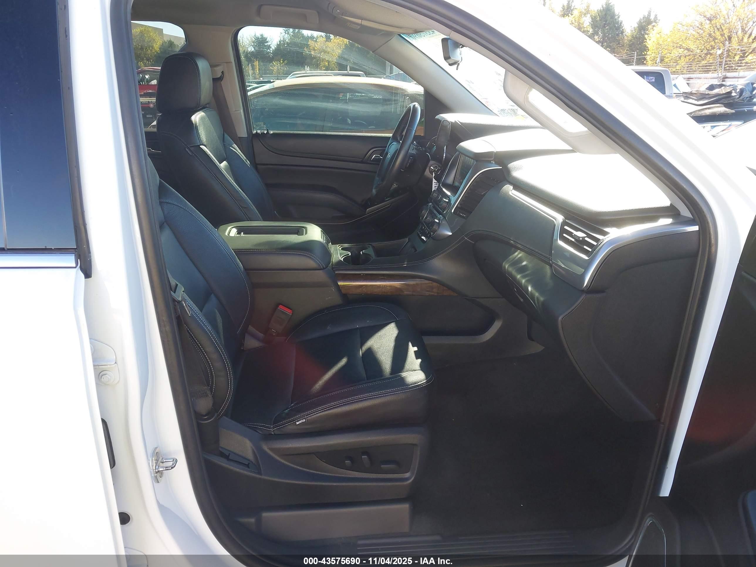 CHEVROLET TAHOE image 5