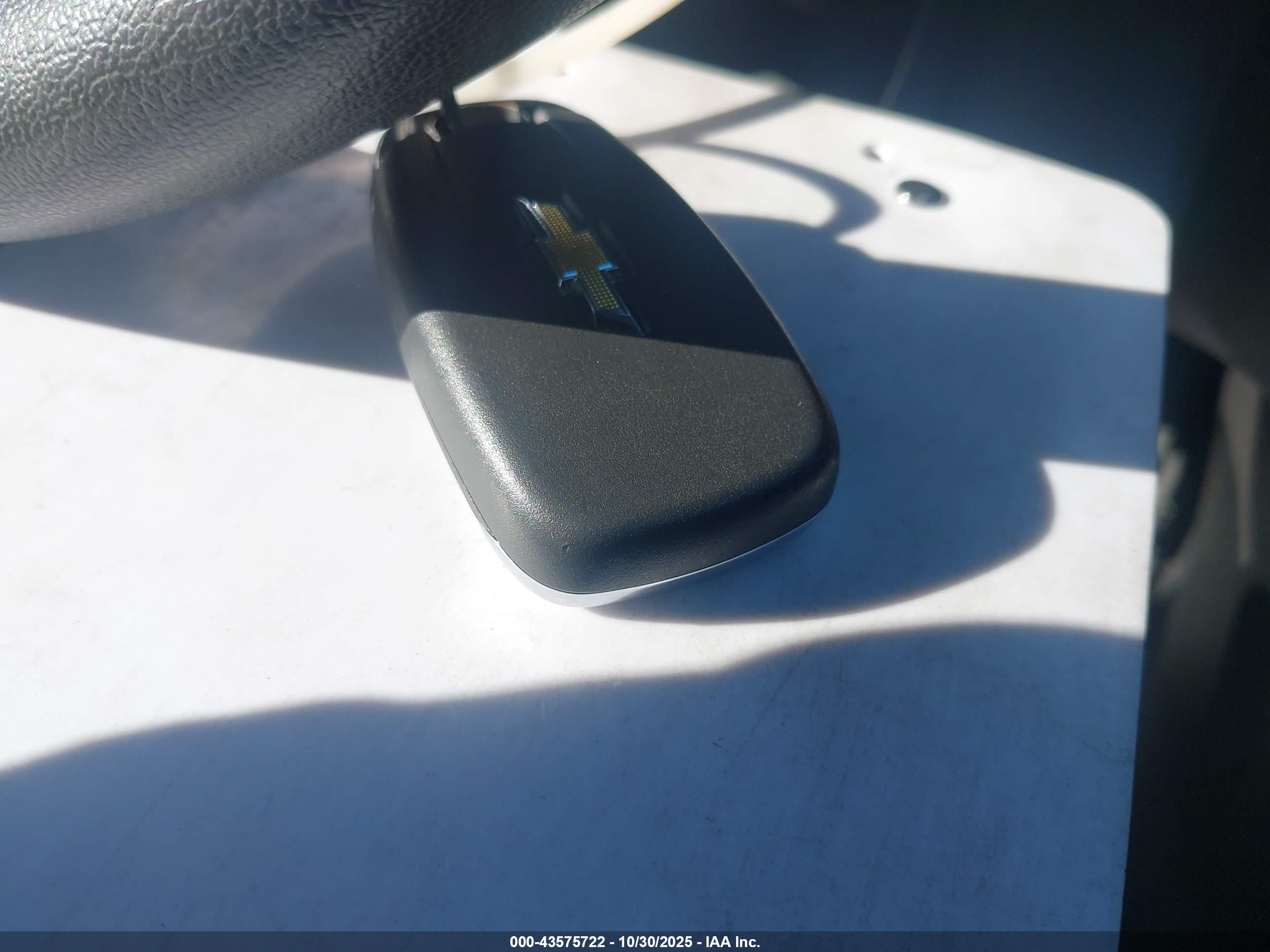 CHEVROLET EQUINOX image 11