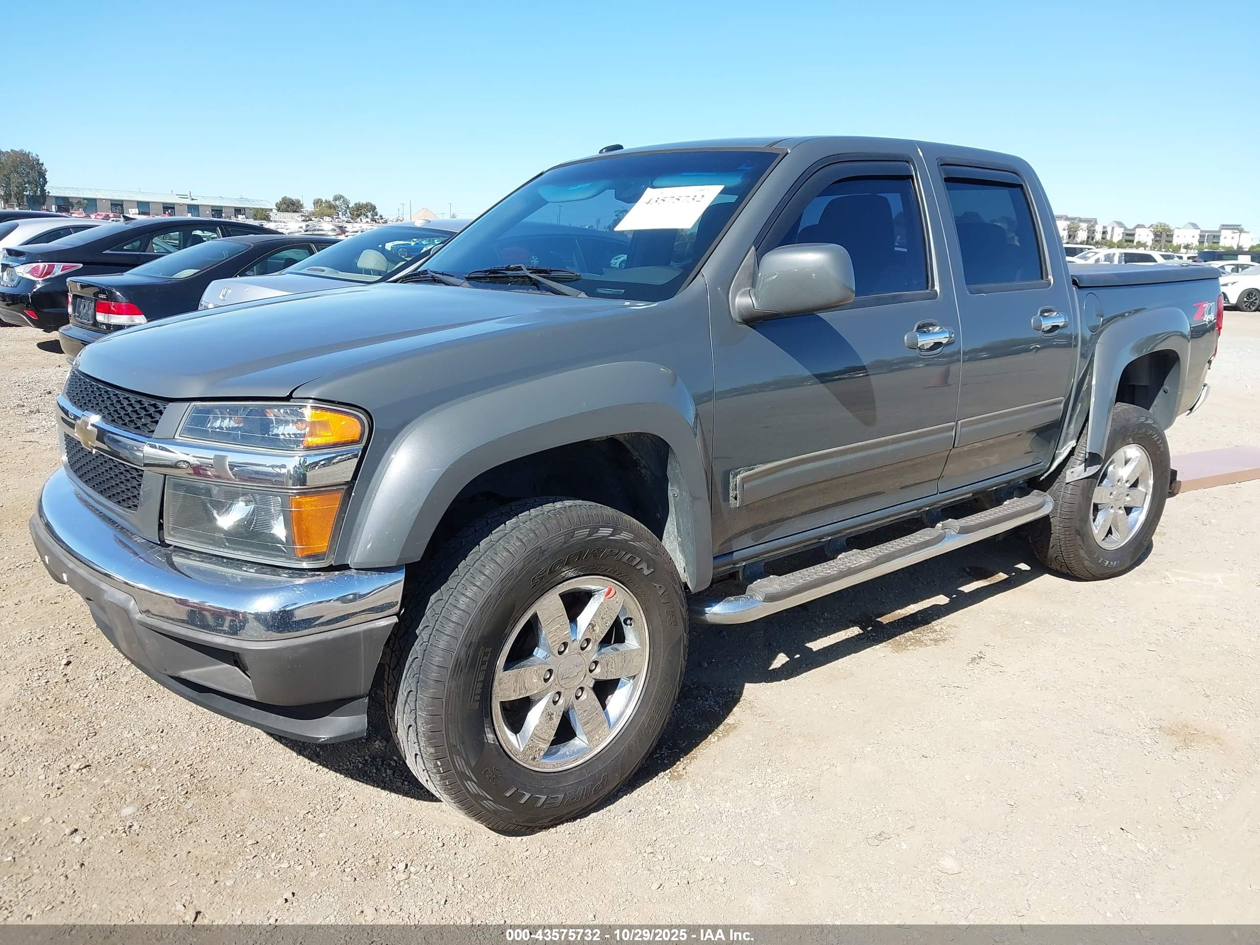 CHEVROLET COLORADO image 2