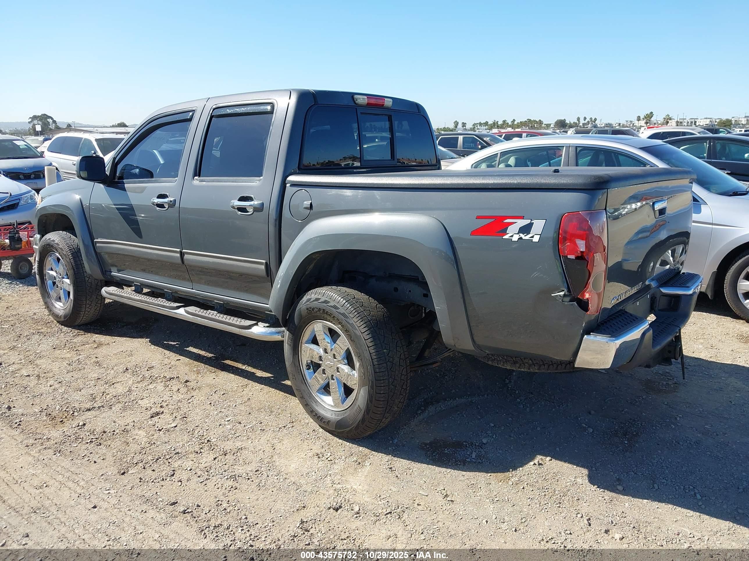 CHEVROLET COLORADO image 3