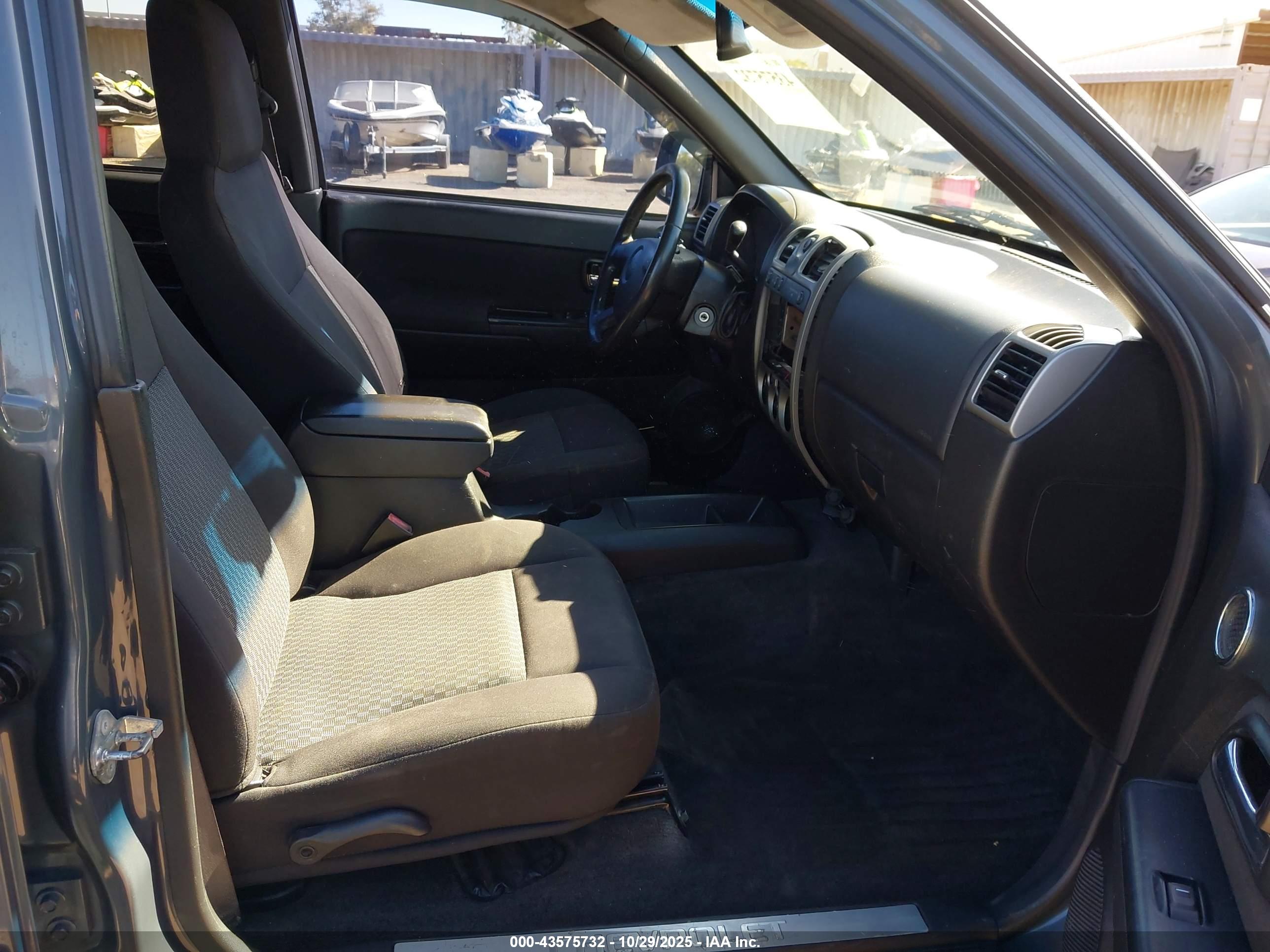 CHEVROLET COLORADO image 5