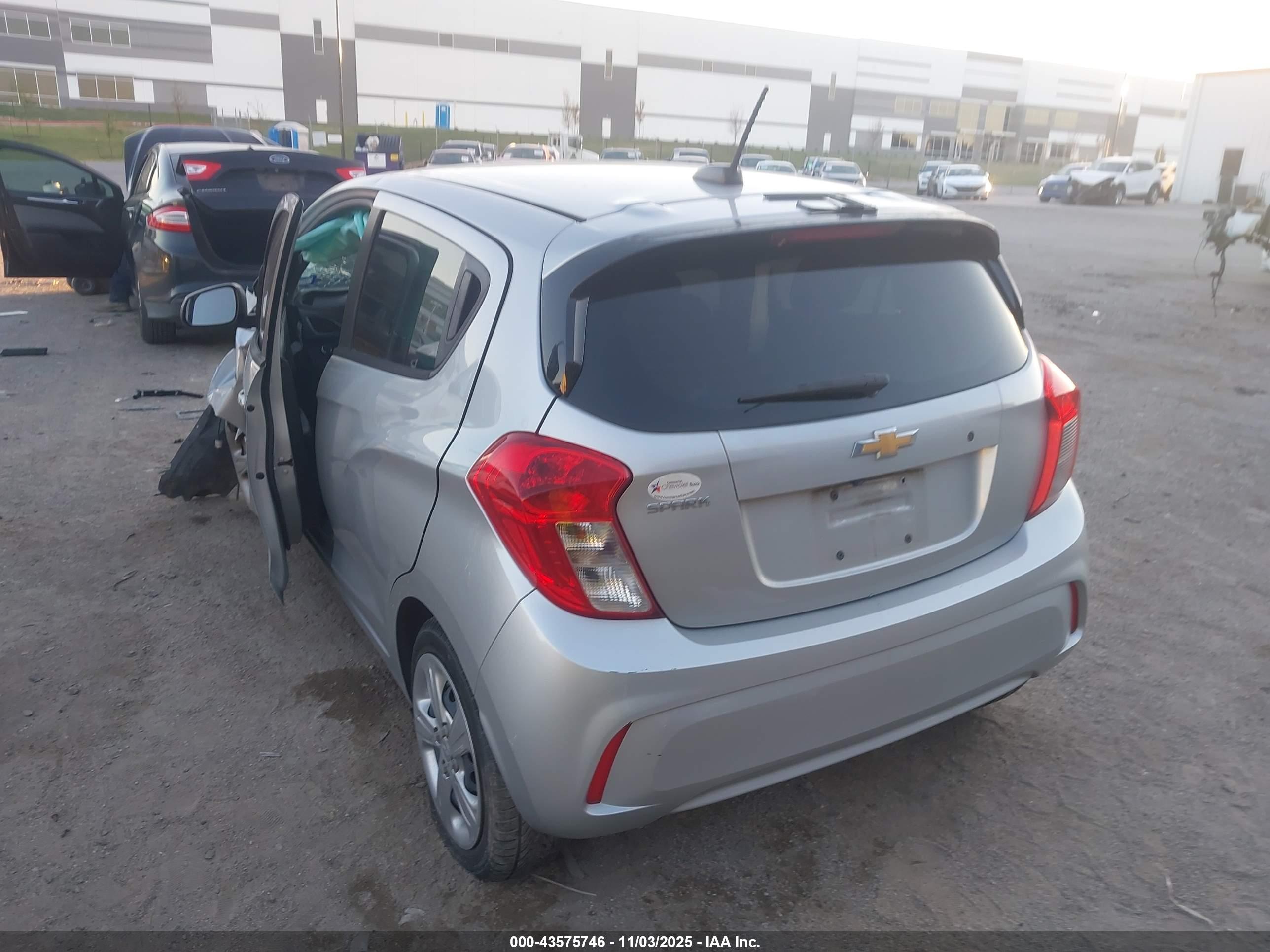 CHEVROLET SPARK image 3