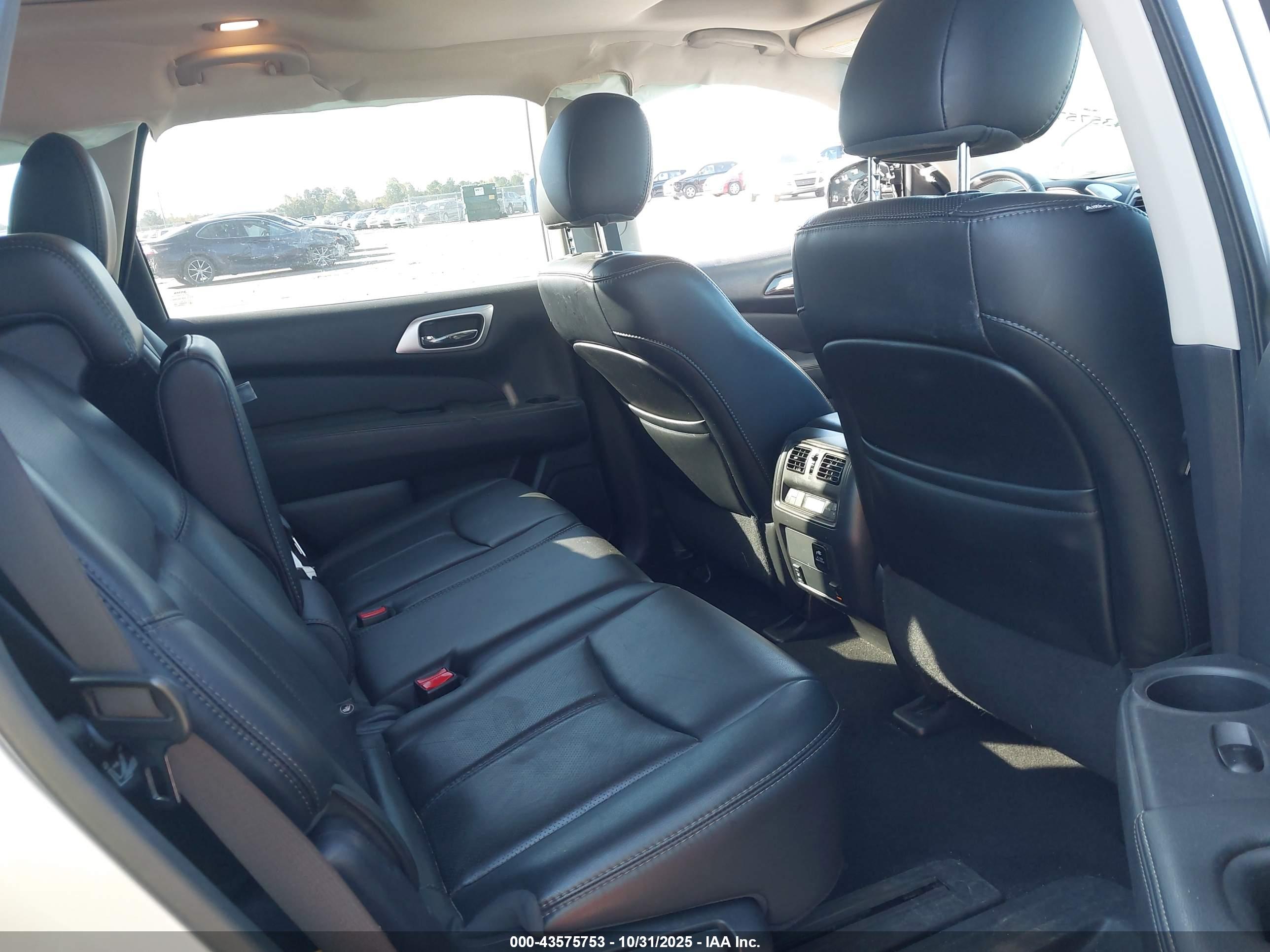 NISSAN PATHFINDER image 8